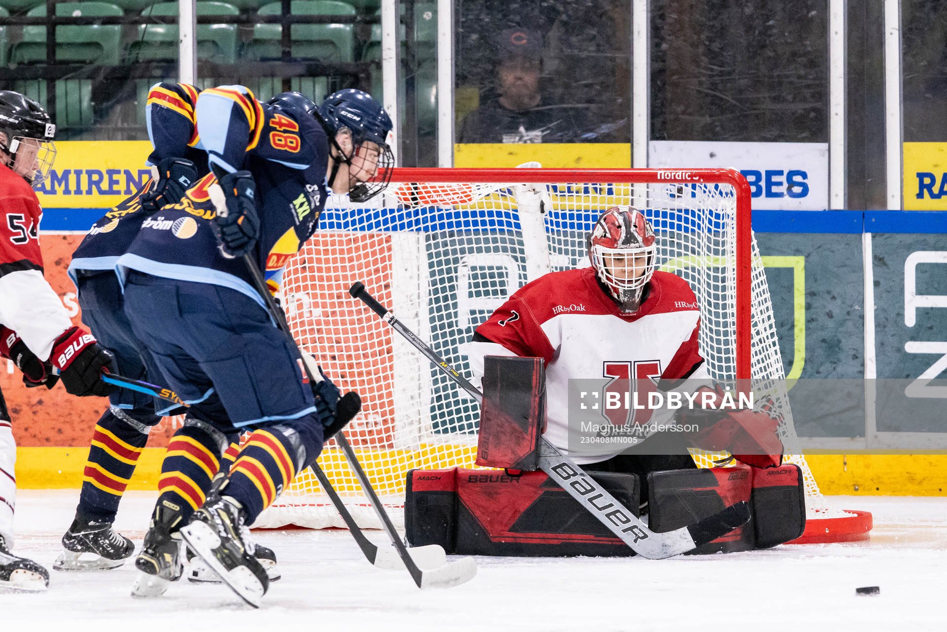Djurgårdens Vilmer Alriksson oroar mot Örebros målvakt