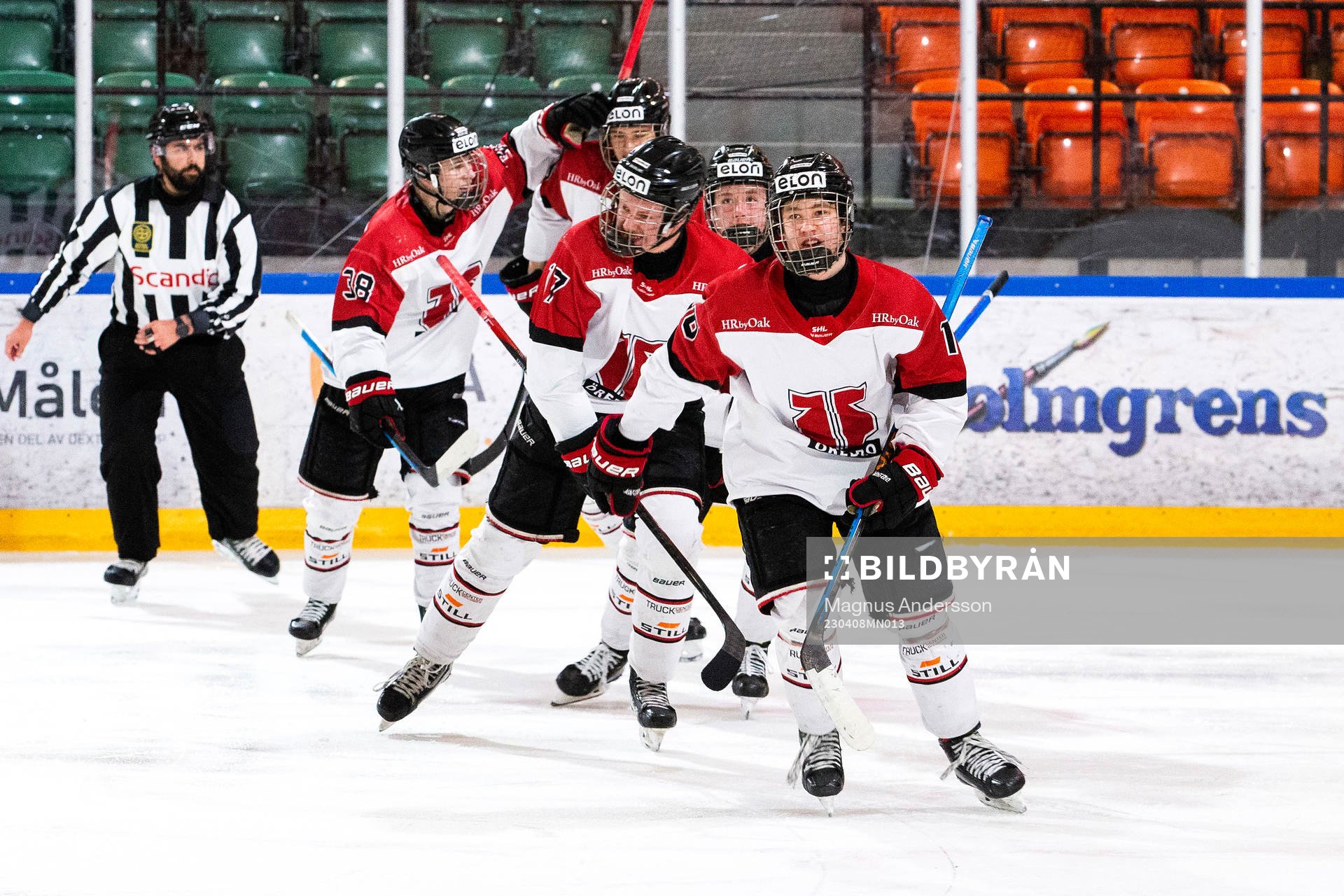 Örebros spelare jublar
