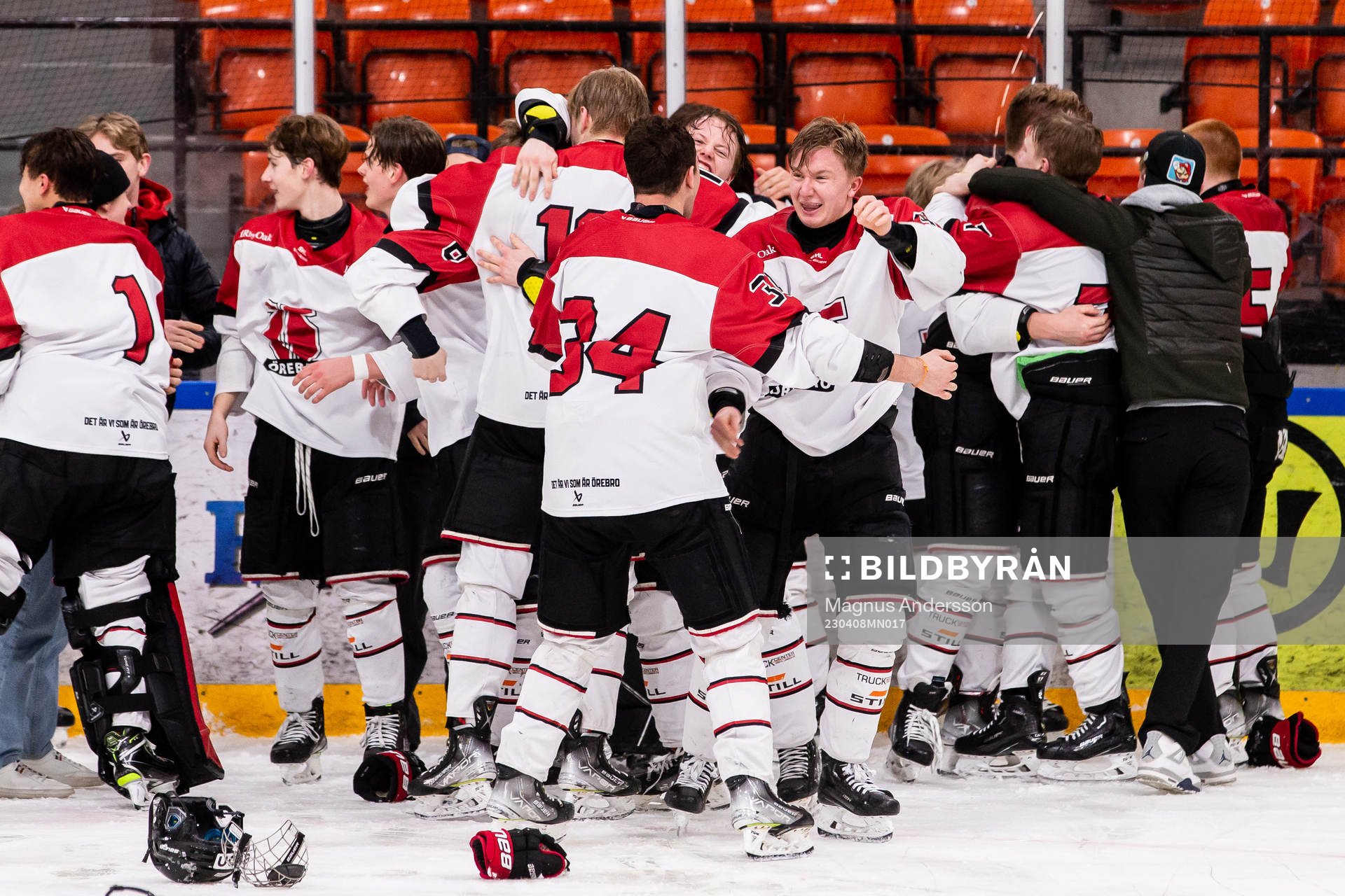 Örebros spelare jublar