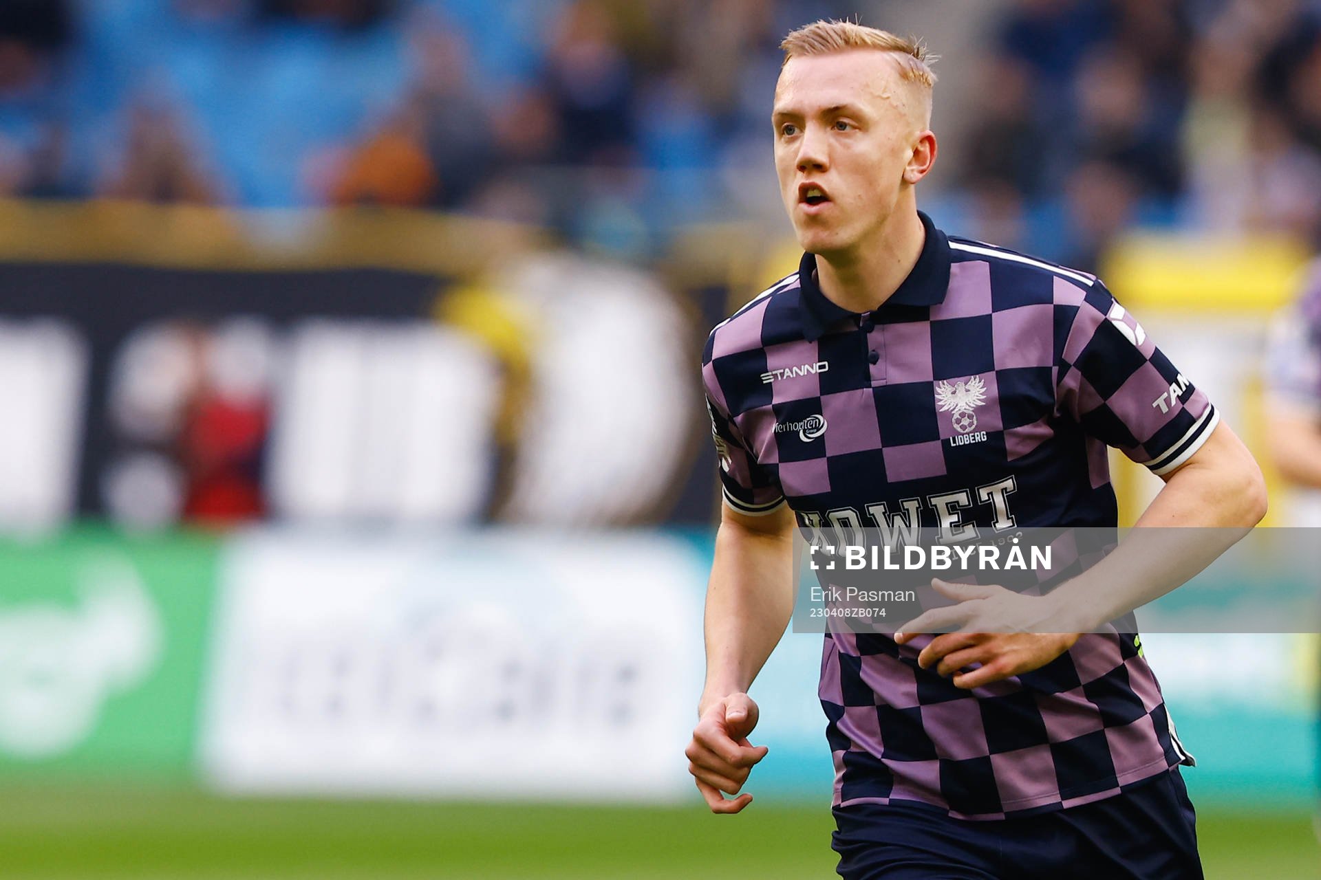  ARNHEM, Stadium Gelredome, 08-04-2023 , season 2022 / 2023 , Dutch Eredivisie. during the match Vitesse - Go Ahead Eagles, final result 2-0, GA Eagles player Isac Lidberg