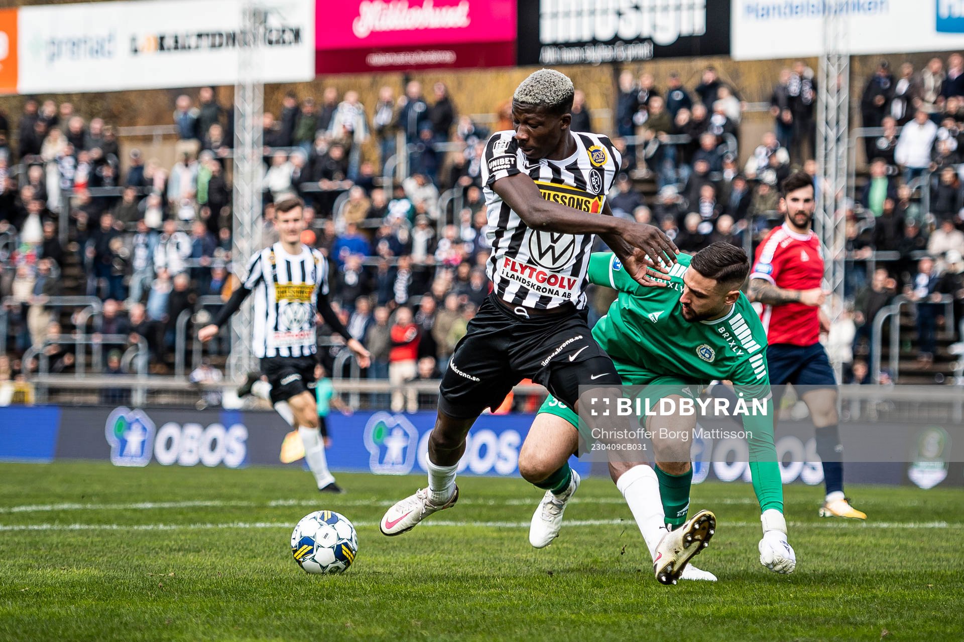 Landskronas Ousmane Diawara mot Utsiktens målvakt Elias