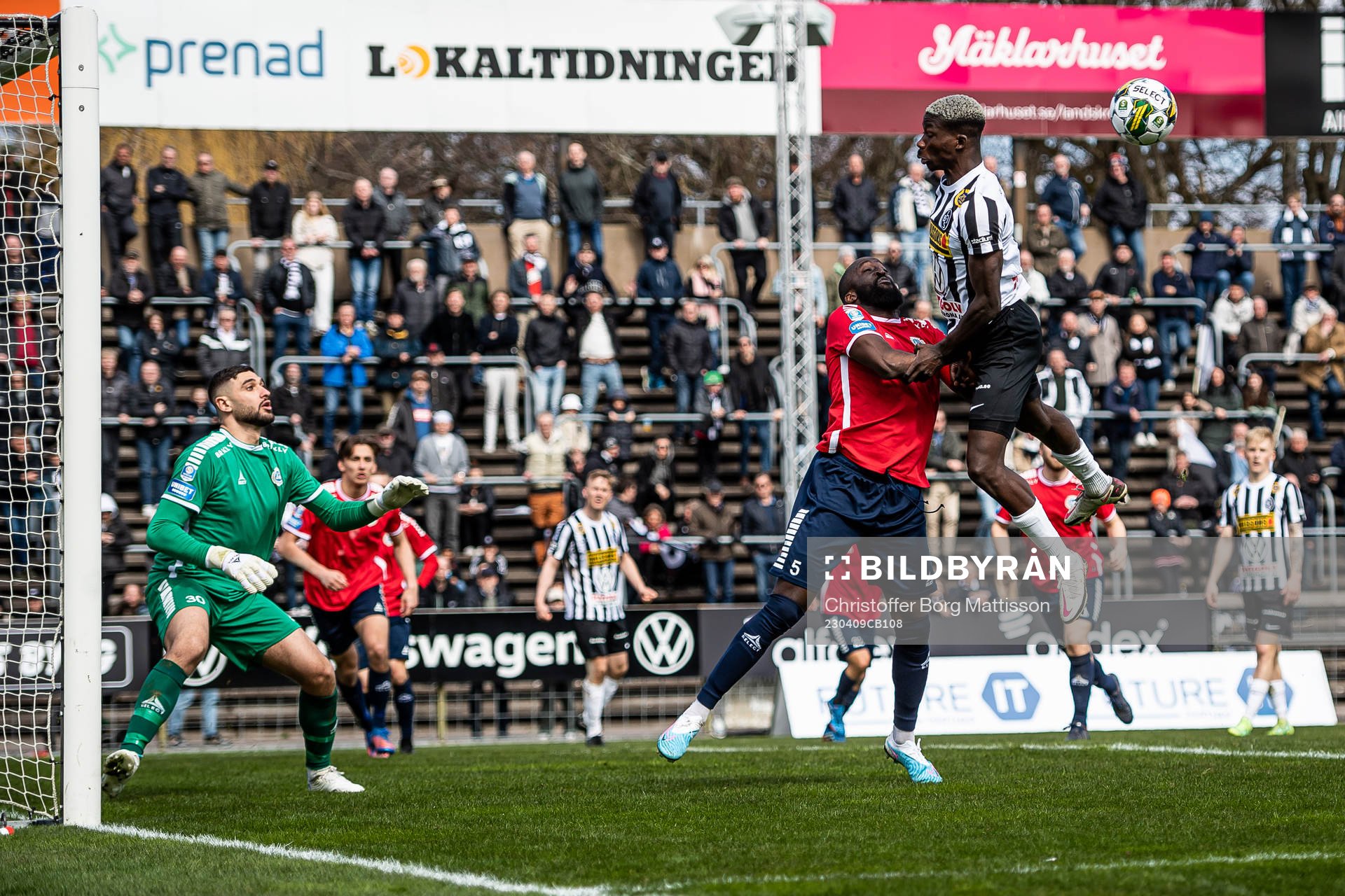 Landskronas Ousmane Diawara i nickduell med Utsiktens