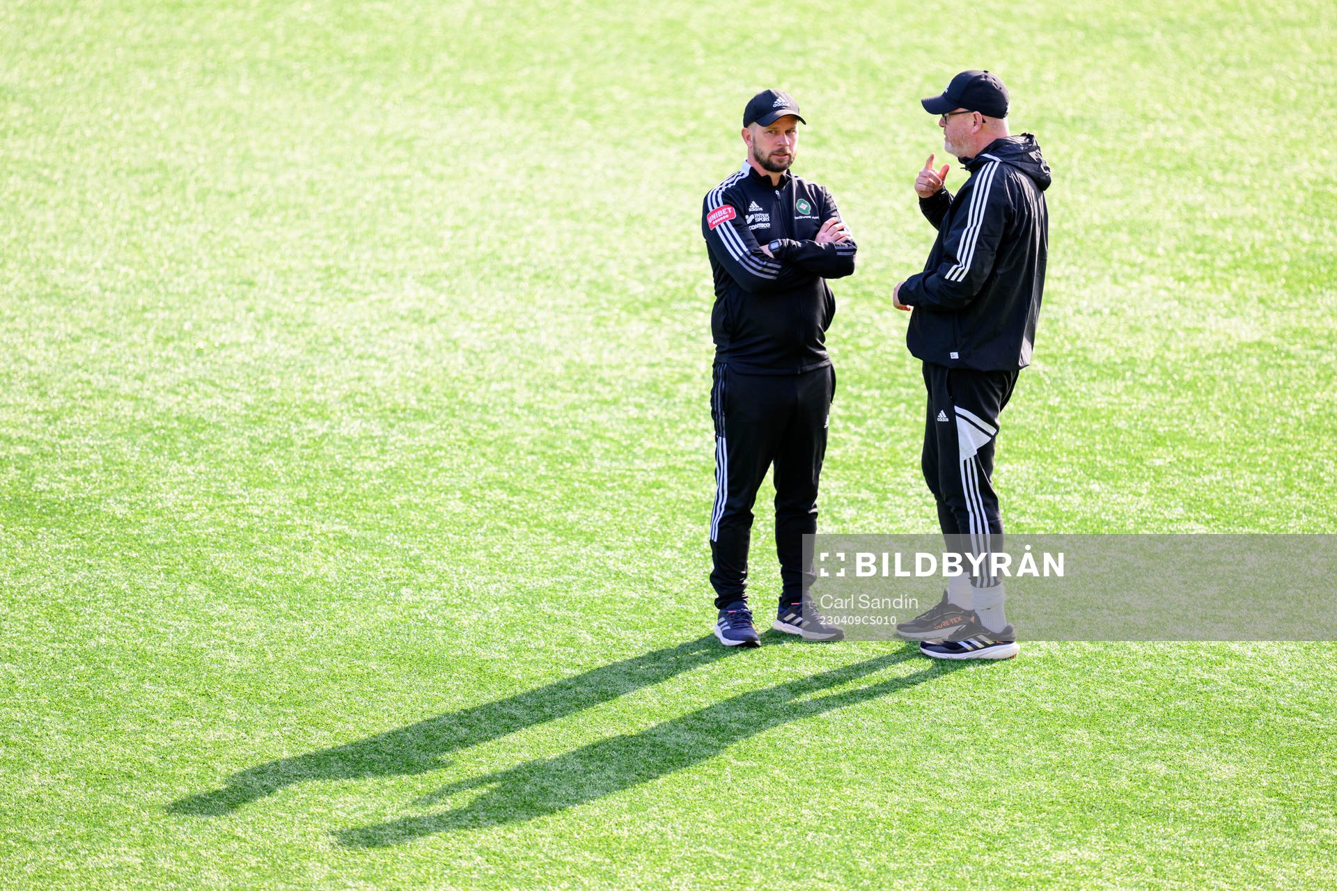 Skövde AIKs tränare Tobias Linderoth och assisterande