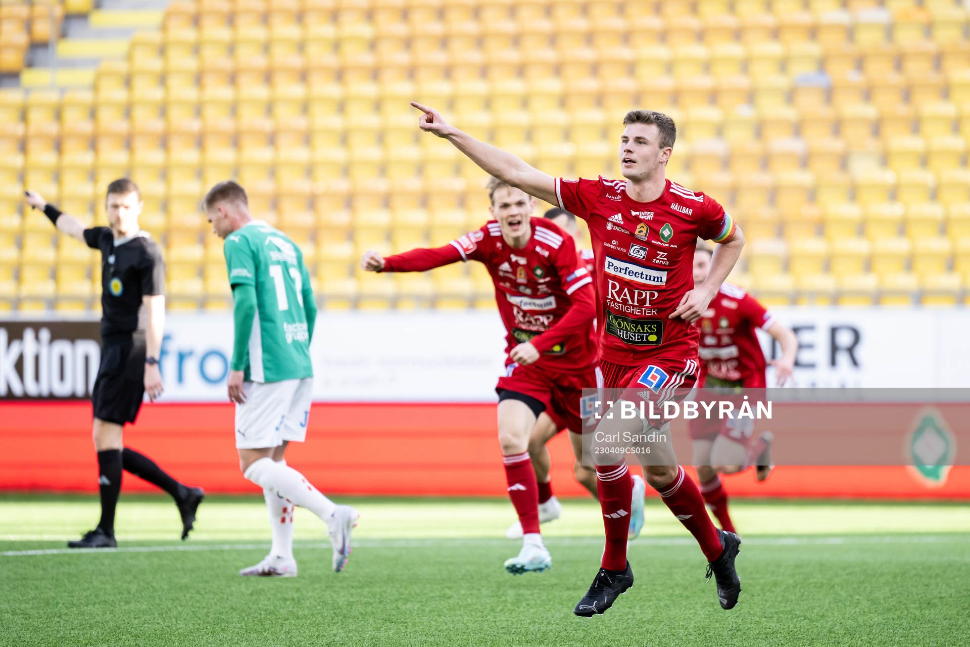 Skövde AIKs Filip Schyberg jublar