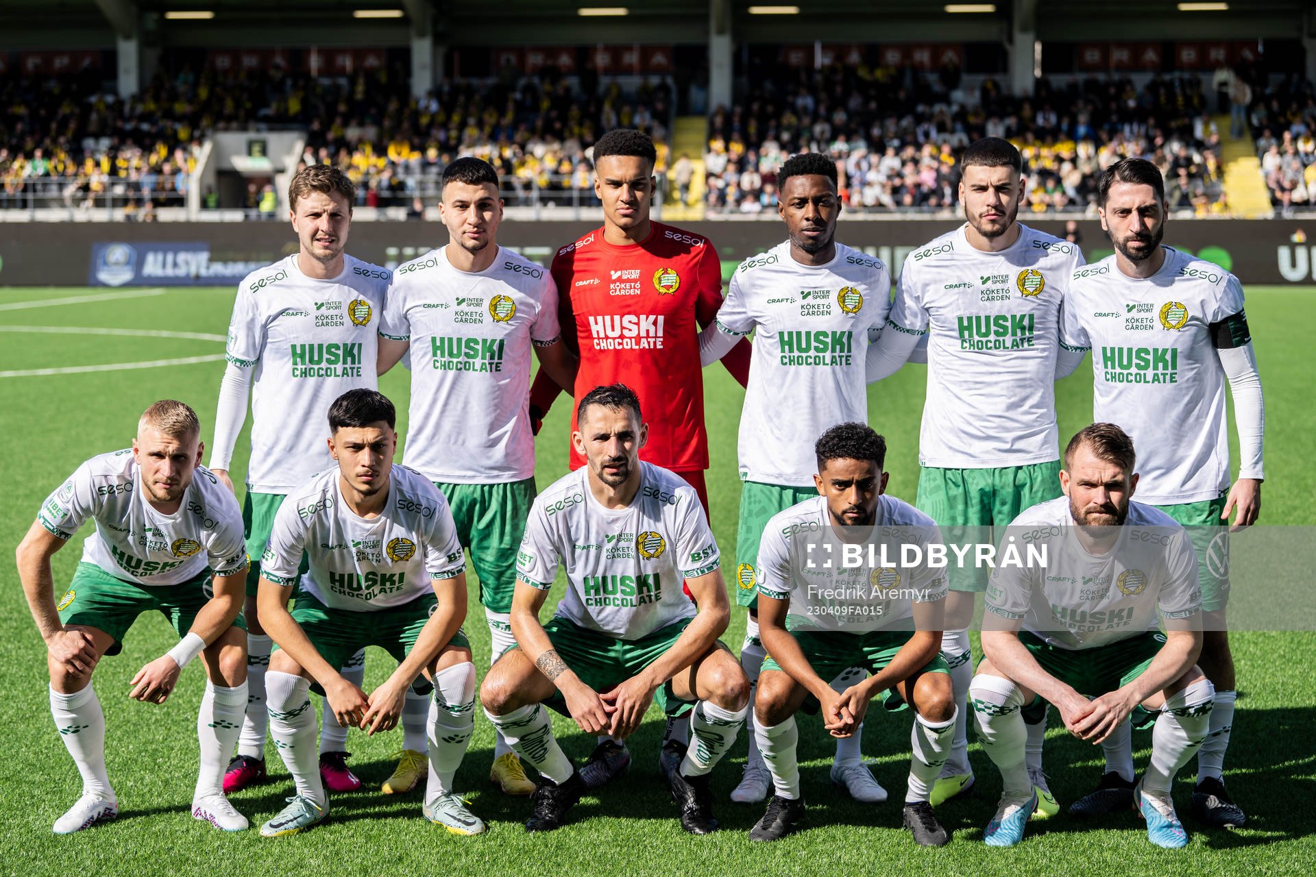 Hammarbys startelva ställer upp för en lagbild