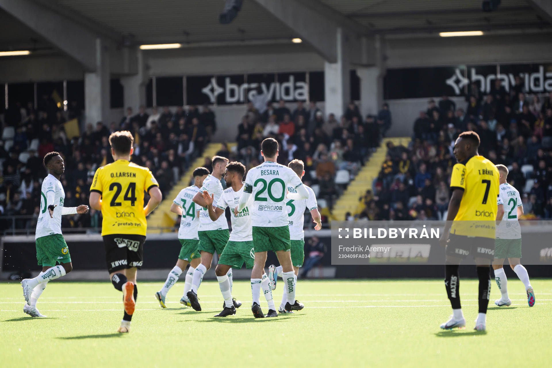 Hammarbys spelare jublar