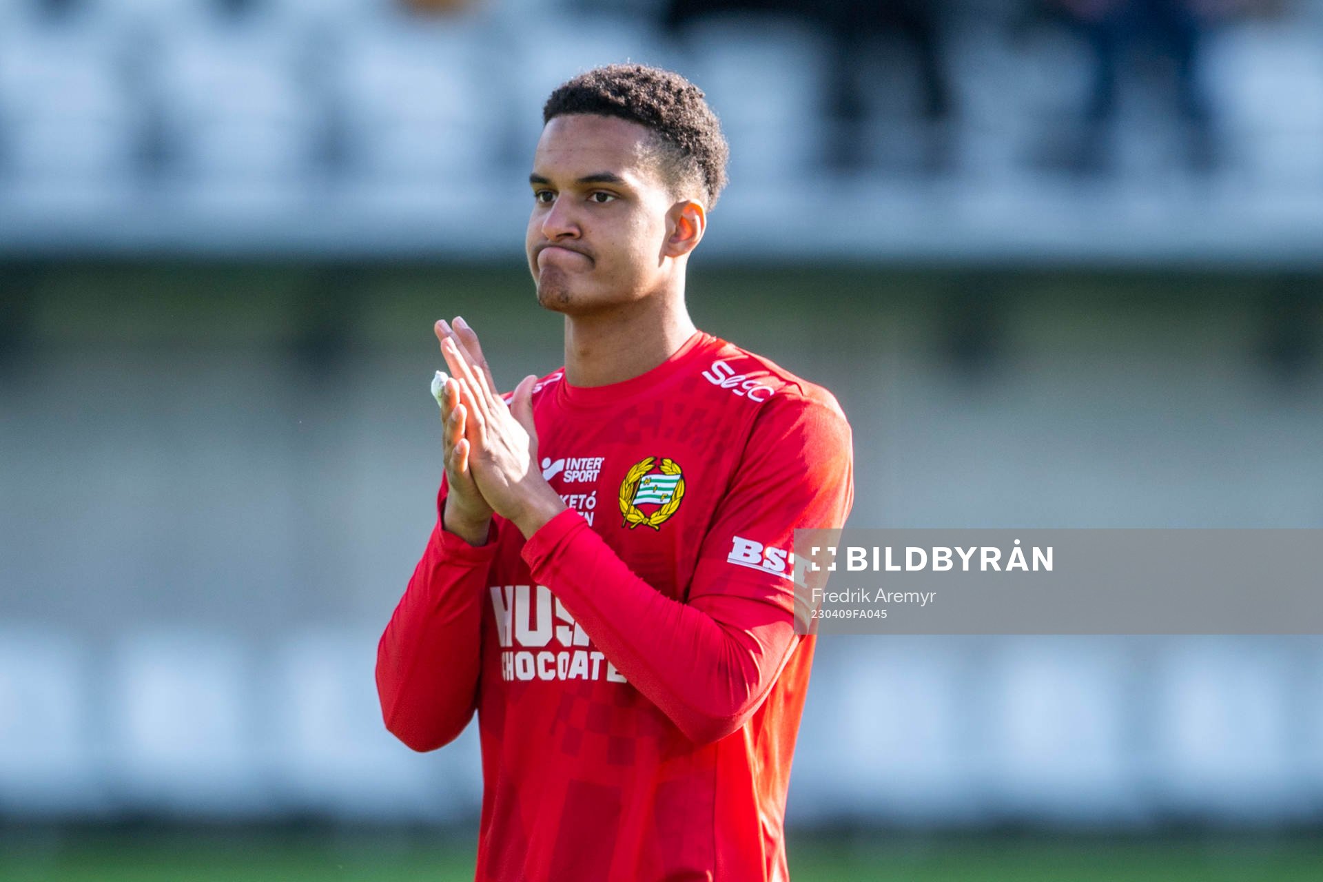 Hammarbys målvakt Oliver Dovin deppar
