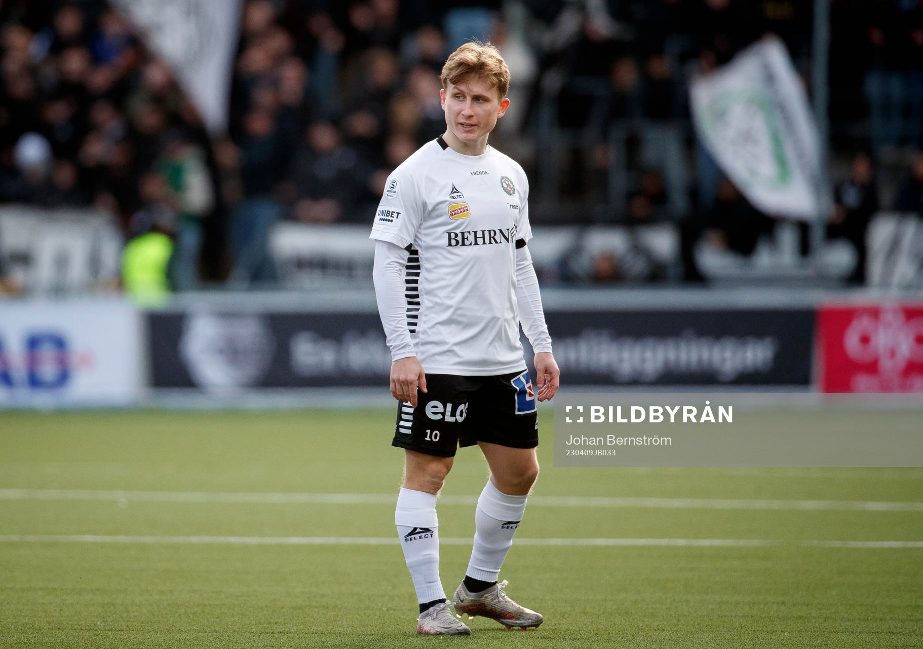 Örebros Victor Backman deppar