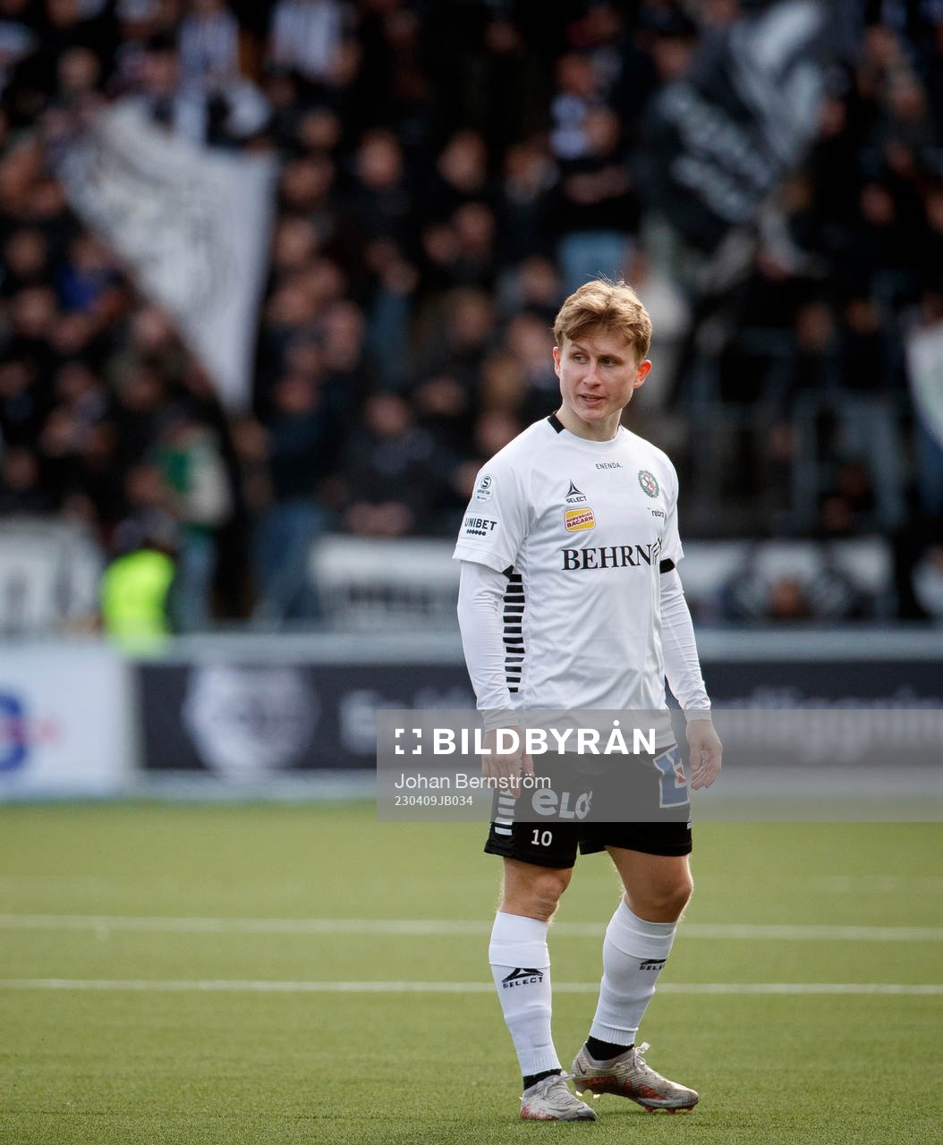 Örebros Victor Backman deppar