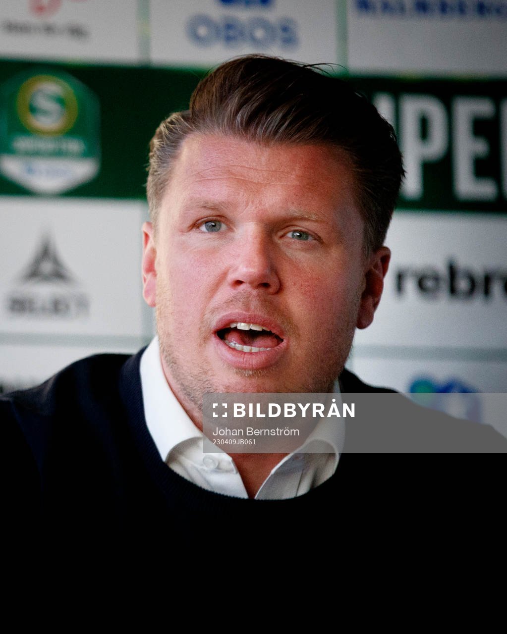 Örebros huvudtränare Christian Järdler på presskonferens