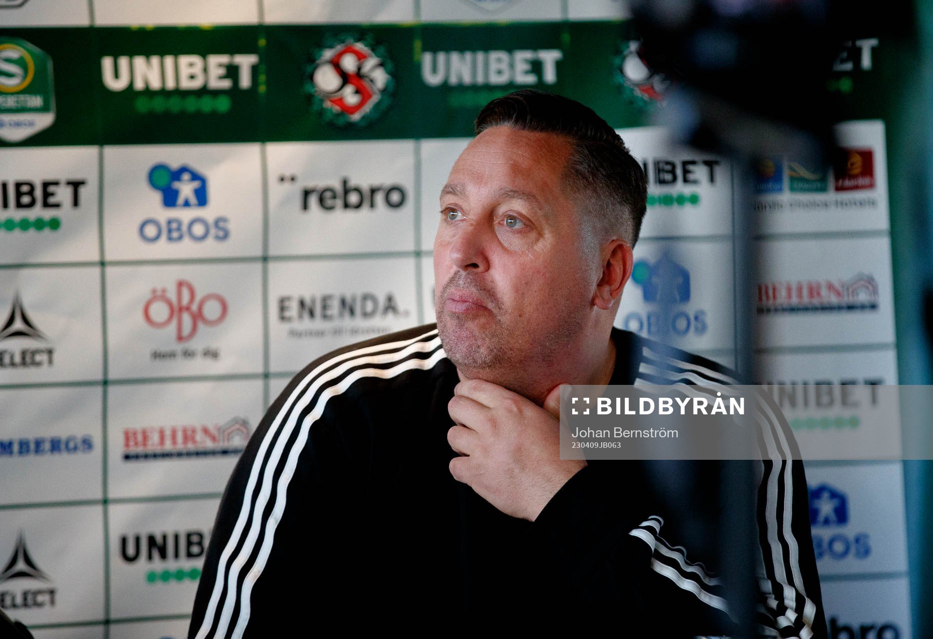 Östersunds tränare Magnus Powell på presskonferens
