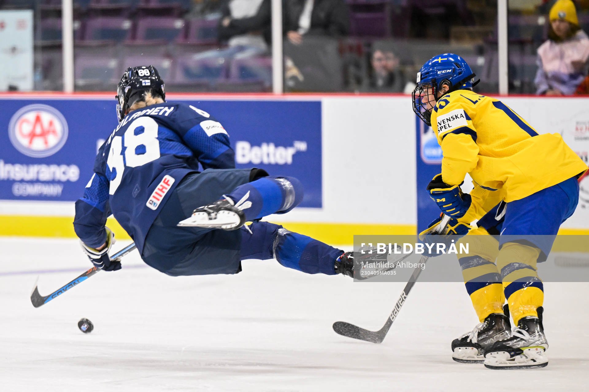 Ronja Savolainen of Finland and Lisa Johansson of Sweden
