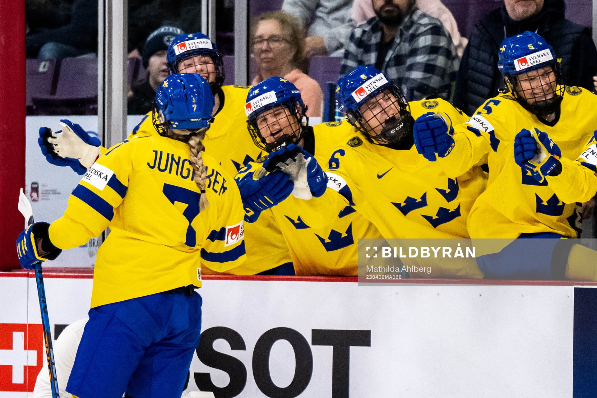 Mira Jungåker of Sweden celebrate with Maja Nylén-Persson