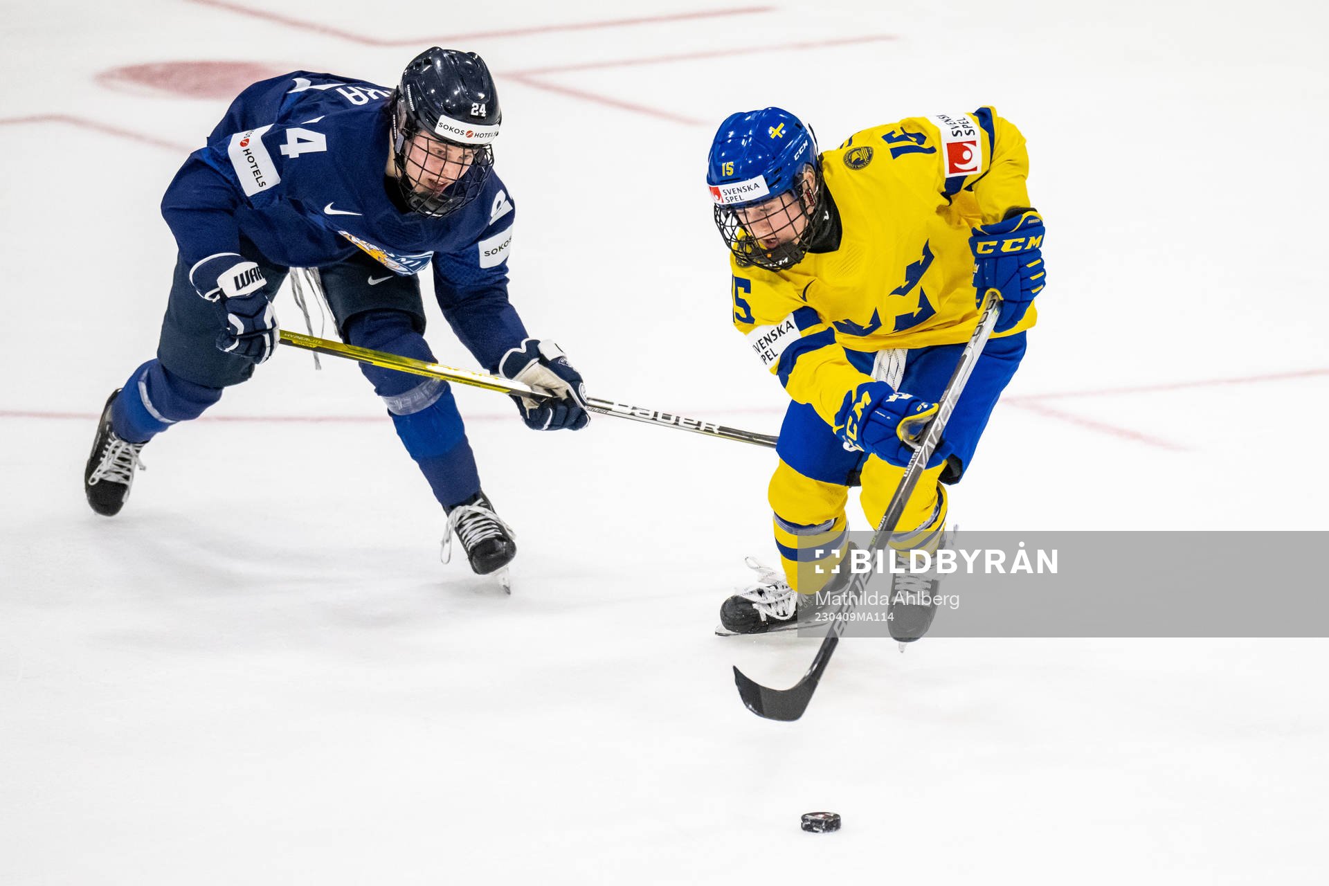 Viivi Vainikka of Finland and Lisa Johansson of Sweden