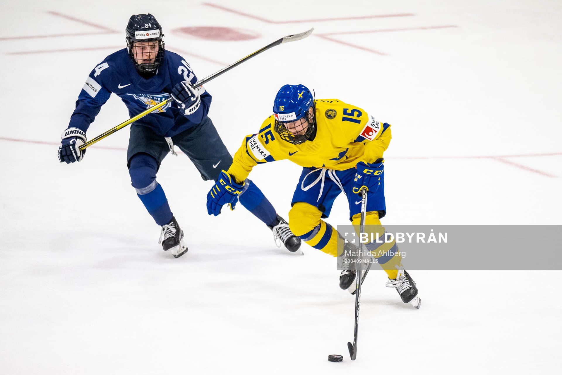 Viivi Vainikka of Finland and Lisa Johansson of Sweden