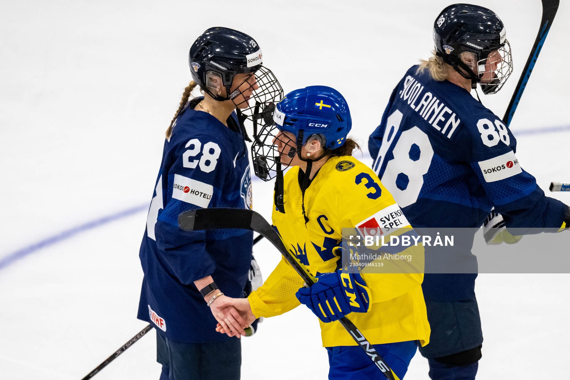 Jenniina Nylund of Finland and Anna Kjellbin of Sweden