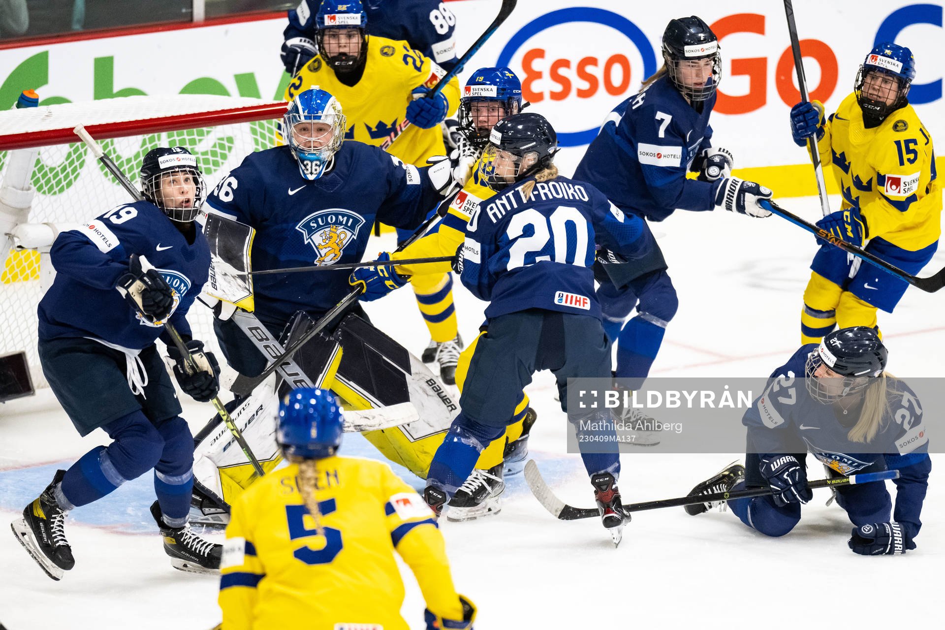 Hanna Thuvik, Sara Hjalmarsson and Lisa Johansson of Sweden