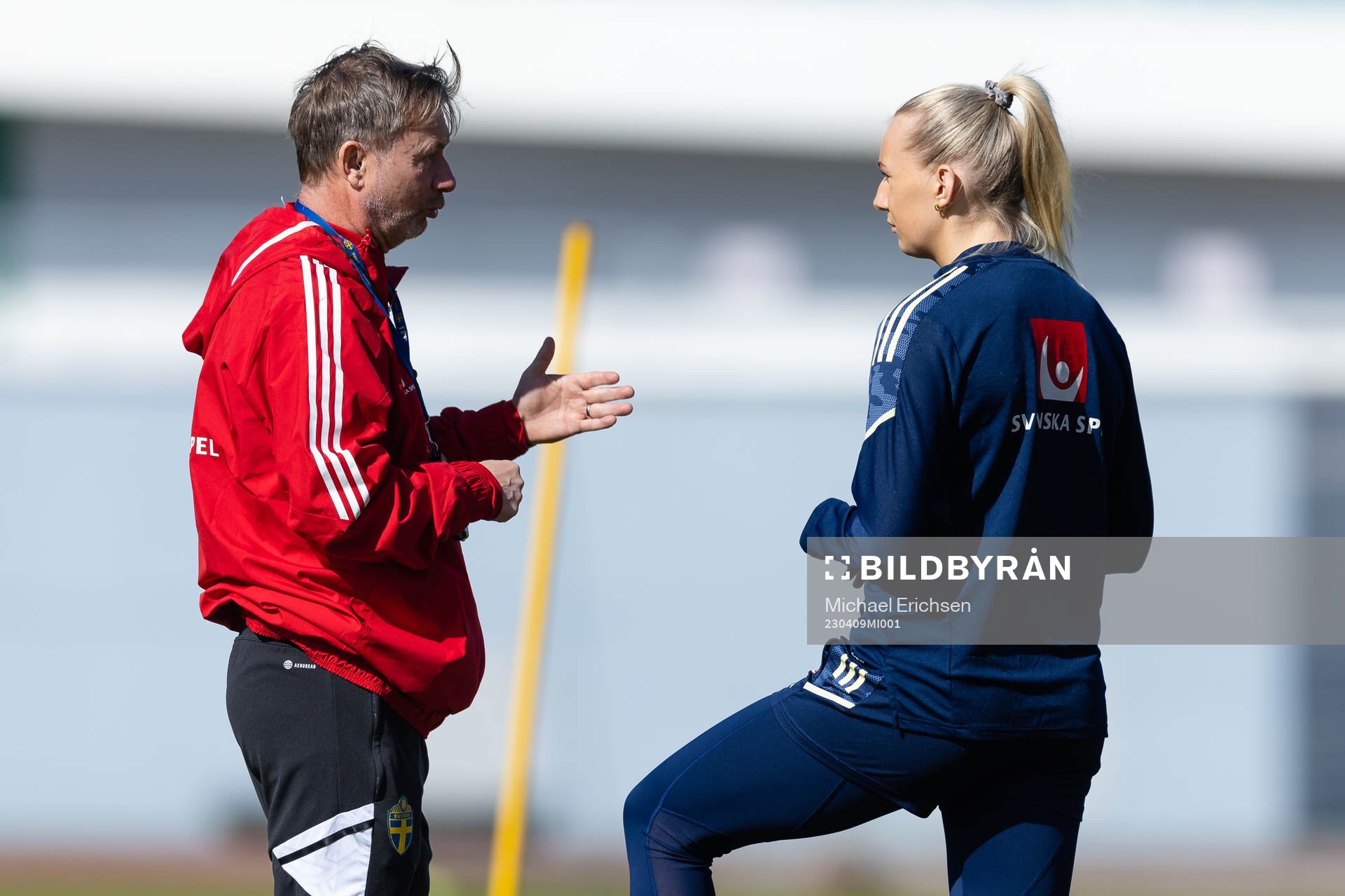 Head coach Peter Gerhardsson of Sweden and Stina Blackstenius during a training session with women’s national football team Sweden on April 9, 2023 in Göteborg.