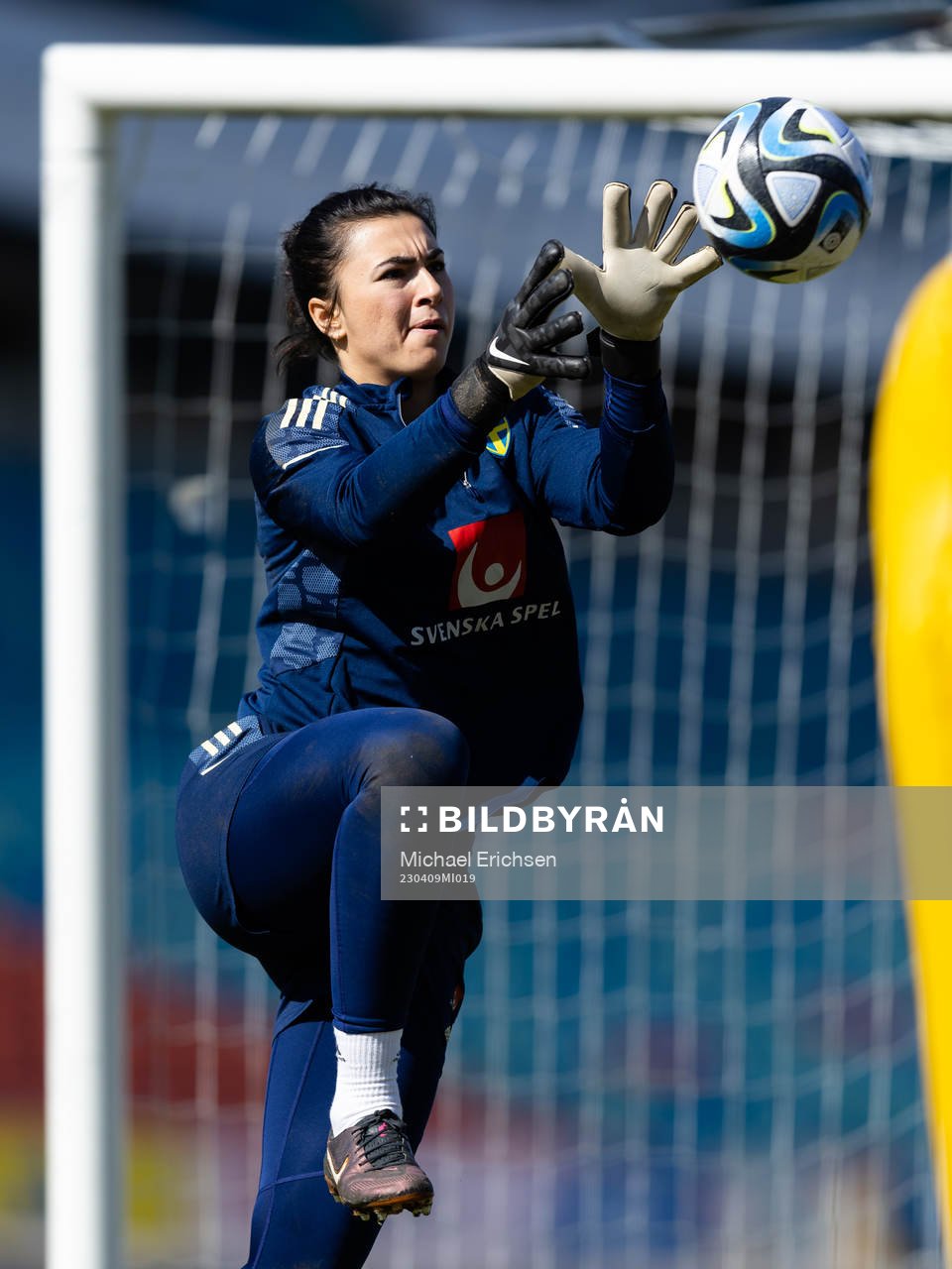 Goalkeeper Zecira Musovic of Sweden