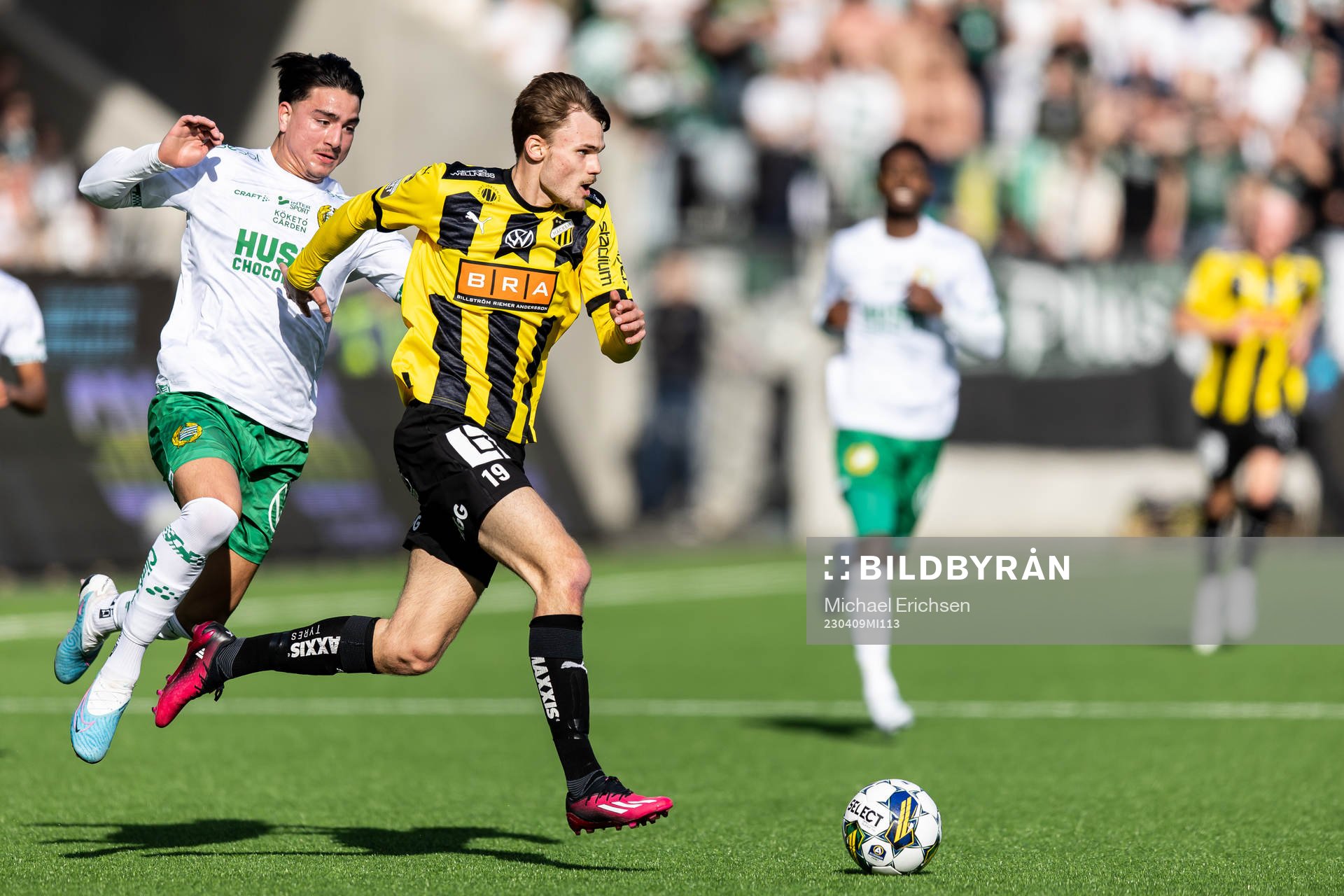 Hammarbys Jusef Erabi och Häckens Oscar Uddenäs