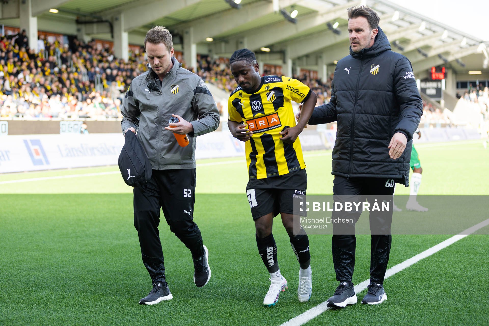 Häckens Ibrahim Sadiq skadar sig och tvingas utgå