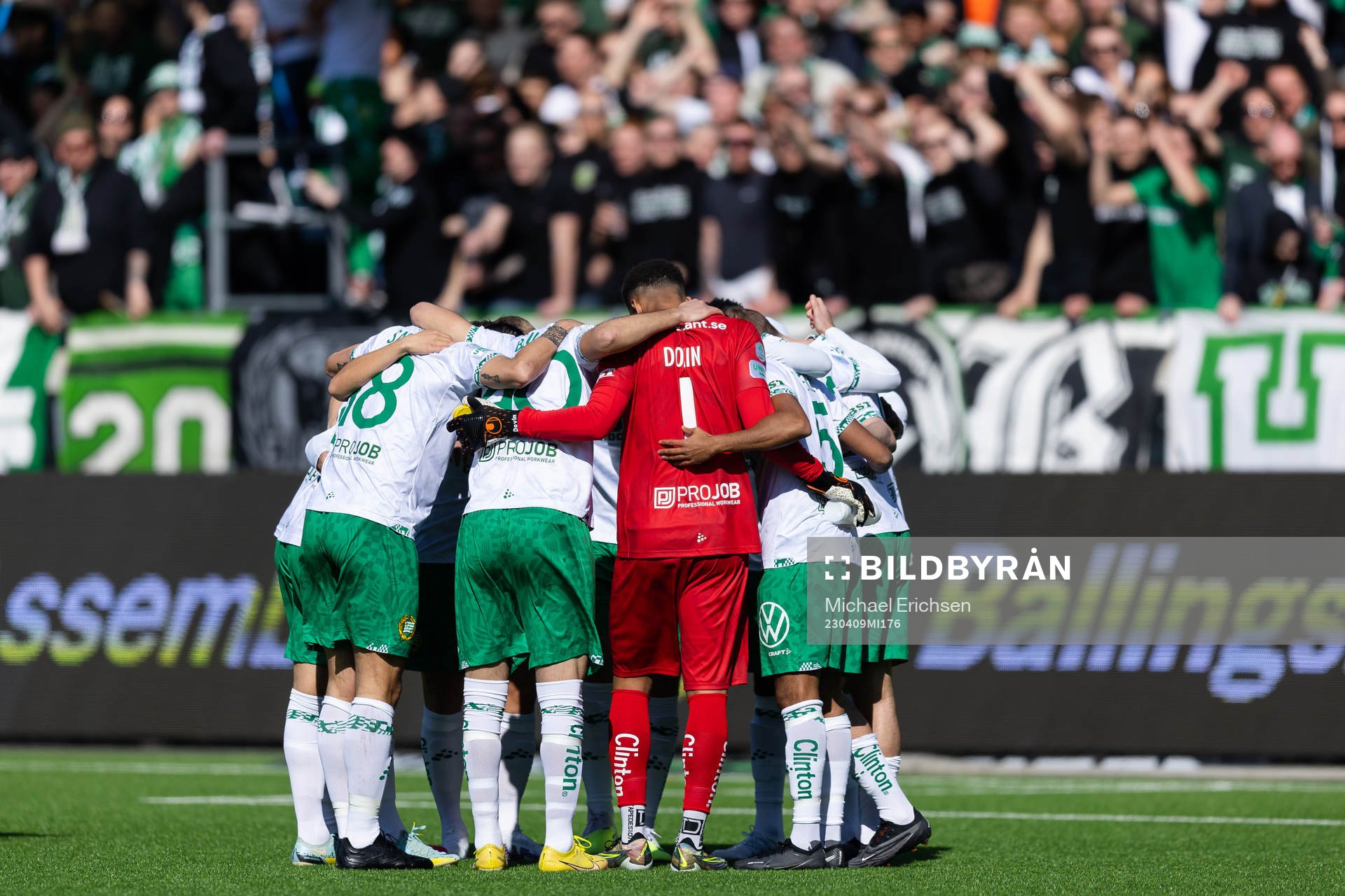 Hammarbys spelare samlade innan fotbollsmatchen i Allsvenskan mellan Häcken och Hammarby den 9 april 2023 i Göteborg. 