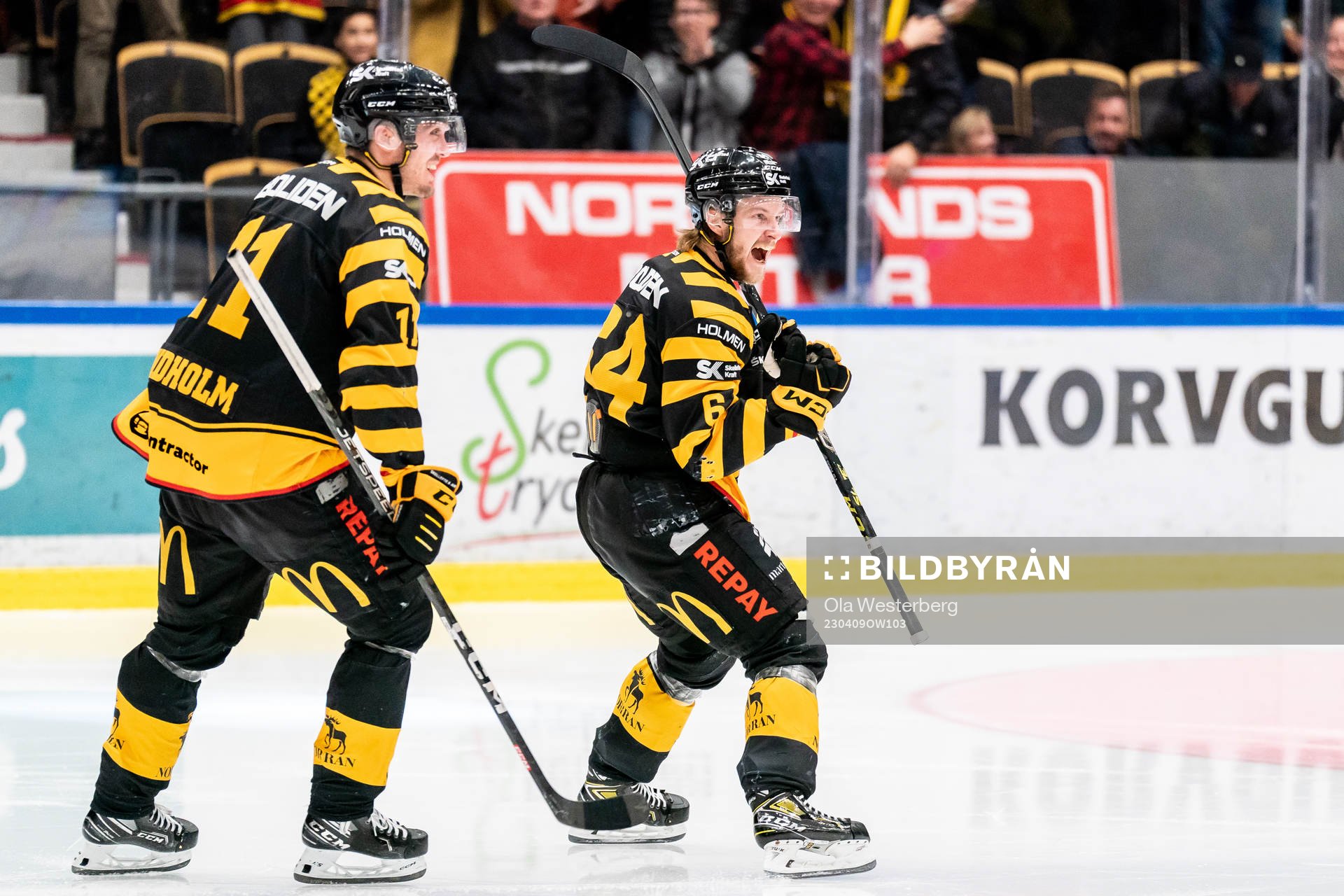 Skellefteås Jonathan Pudas jublar