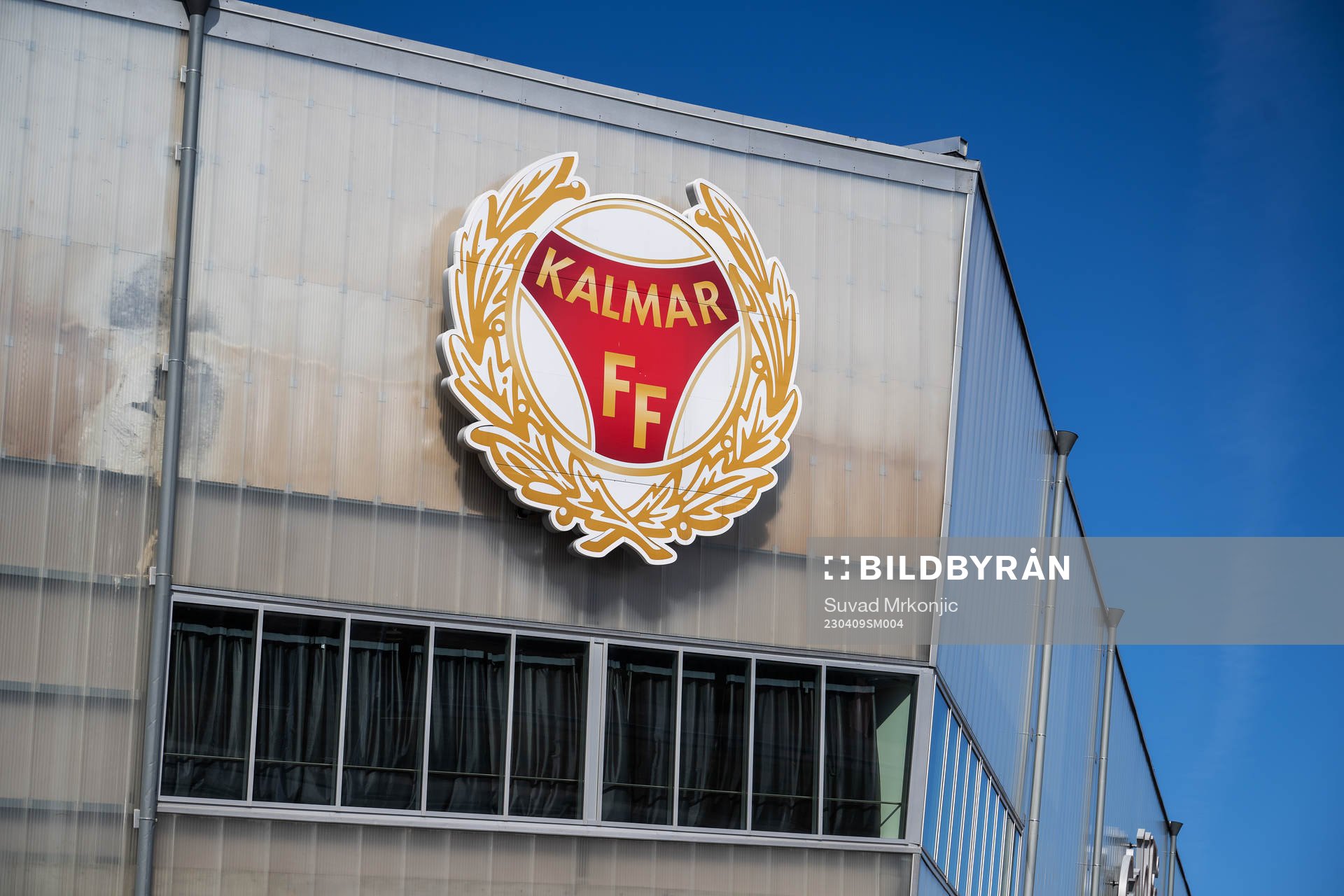 Kalmars klubbmärke på Guldfågeln Arena