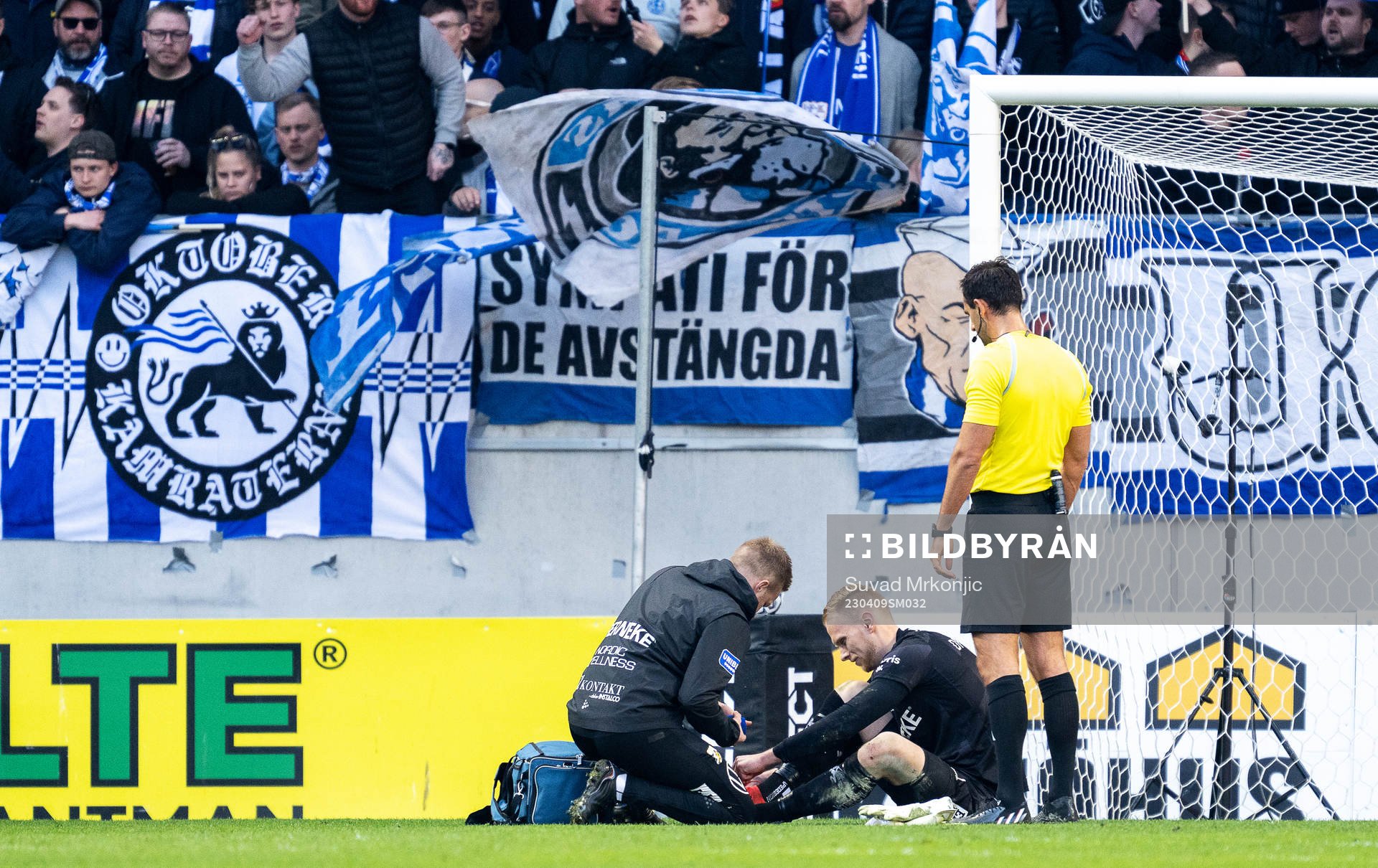 IFK Göteborgs målvakt Pontus Dahlberg får vård