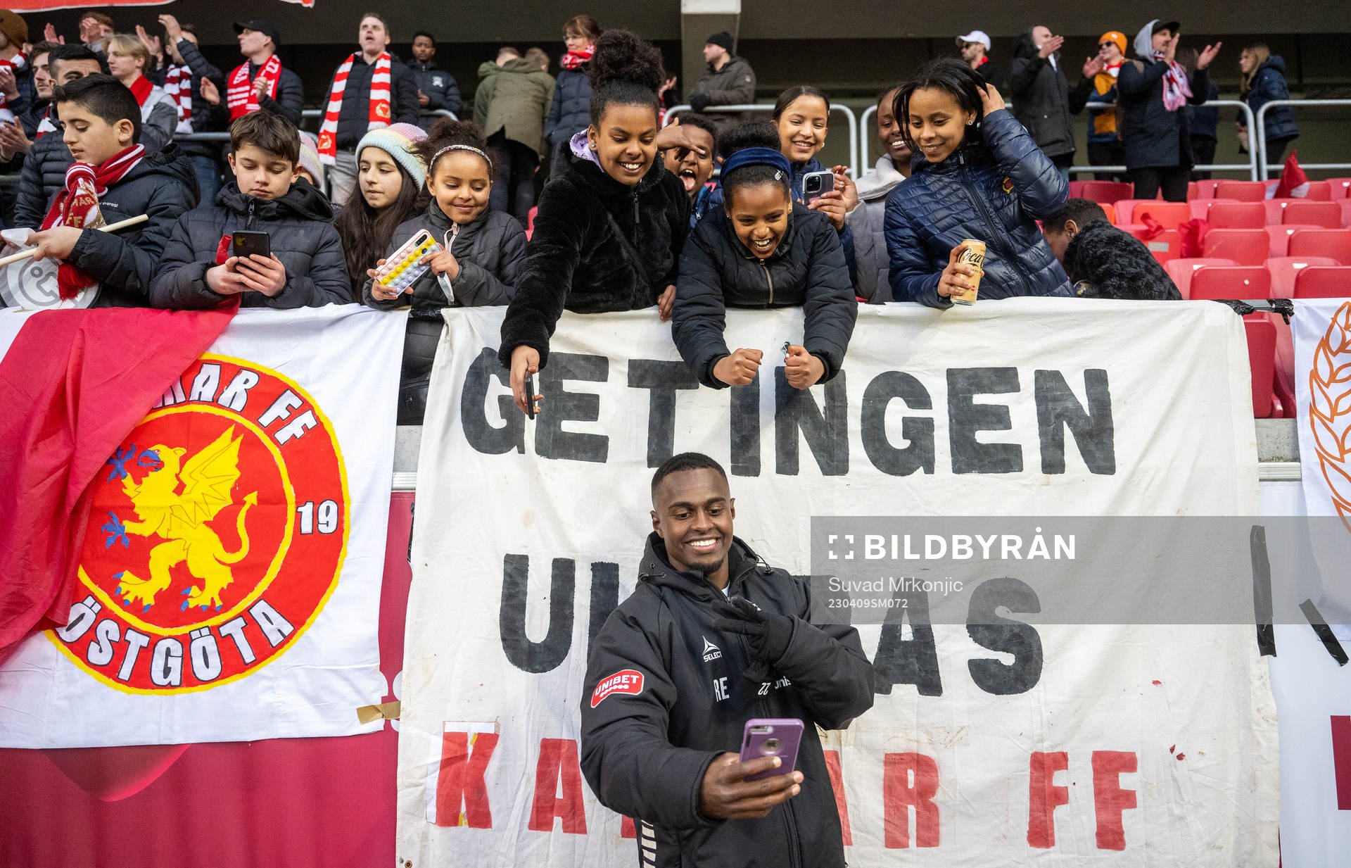 Kalmars Nahom Girmai Netabay tar selfies med fansen