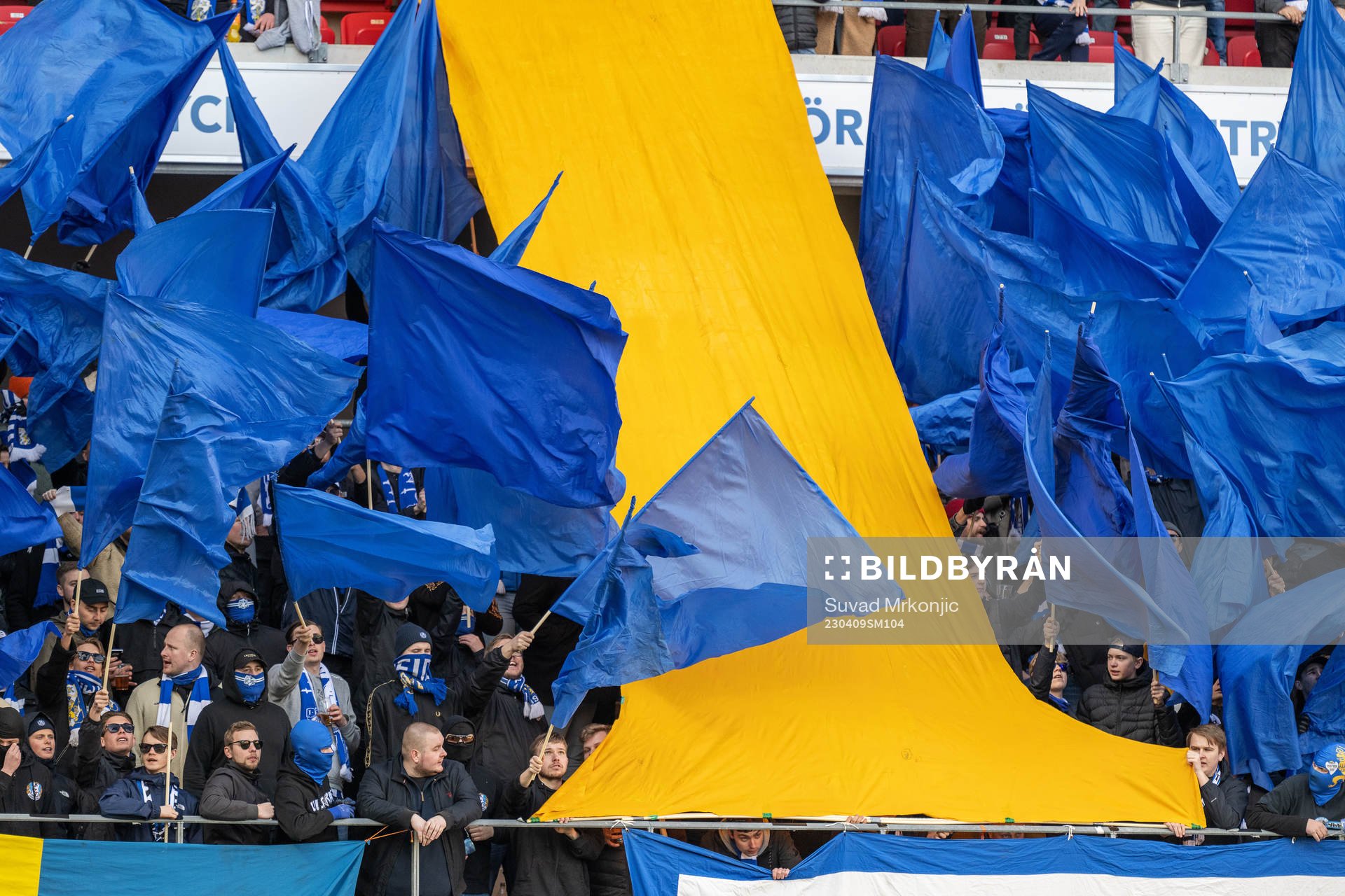 IFK Göteborgs tifo under fotbollsmatchen i Allsvenskan mellan Kalmar och IFK Göteborg den 9 april 2023 i Kalmar. 