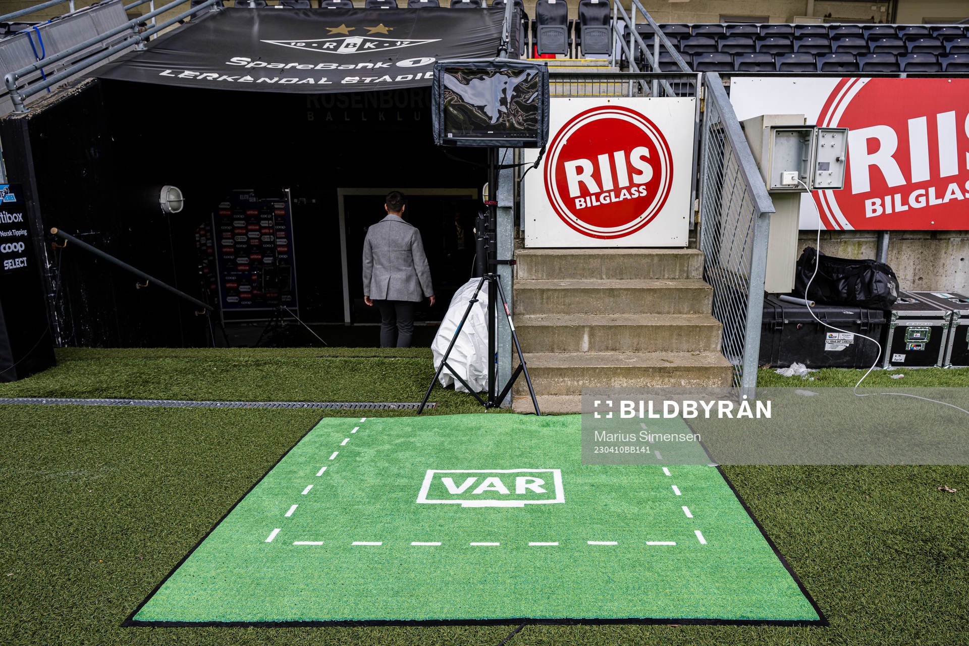 VAR screen
