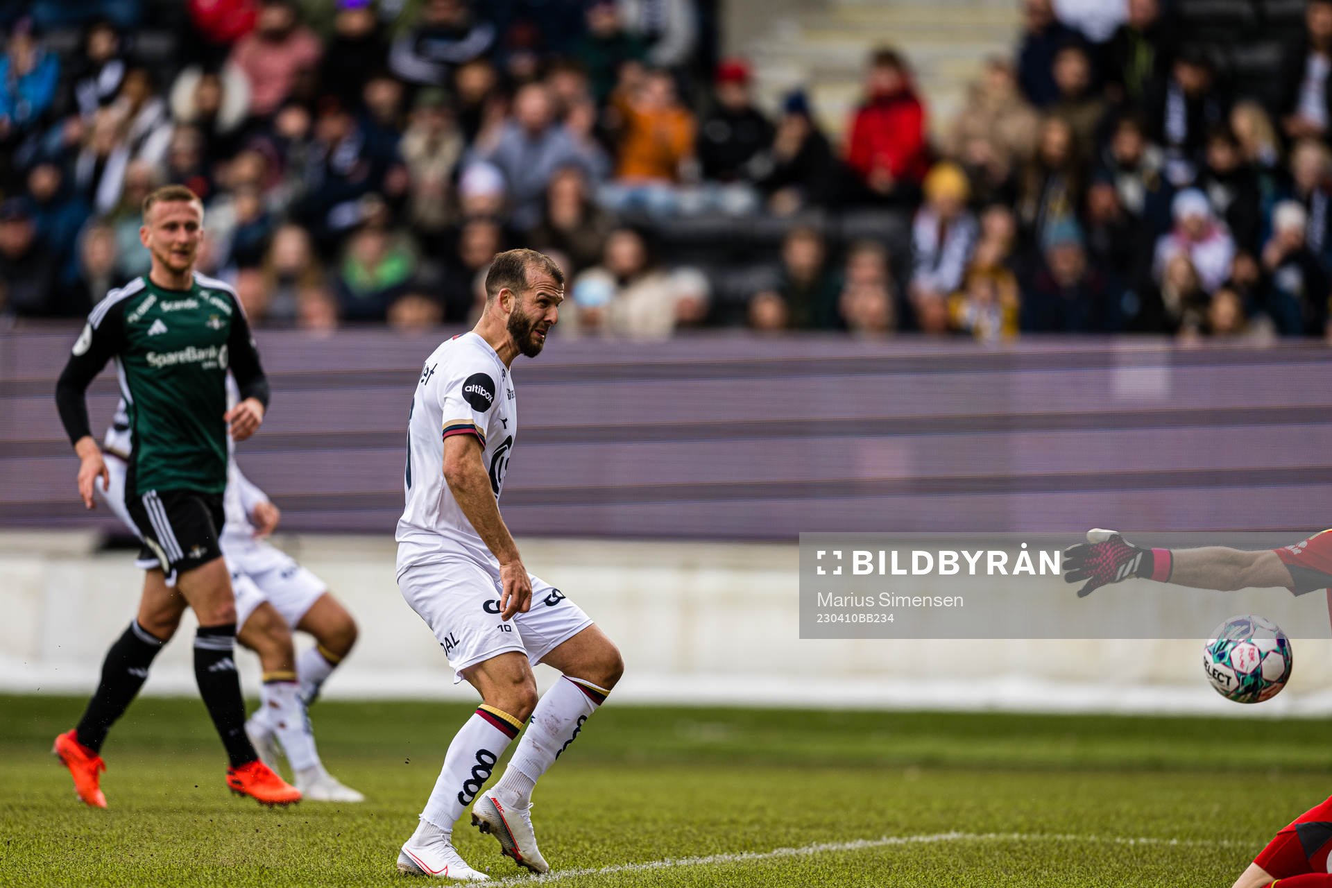 Zlatko Tripic of Viking scores a disallowed goal
