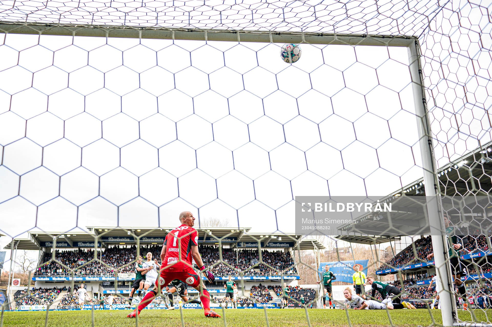 Lars-Jørgen Salvesen of Viking missing a chance to score