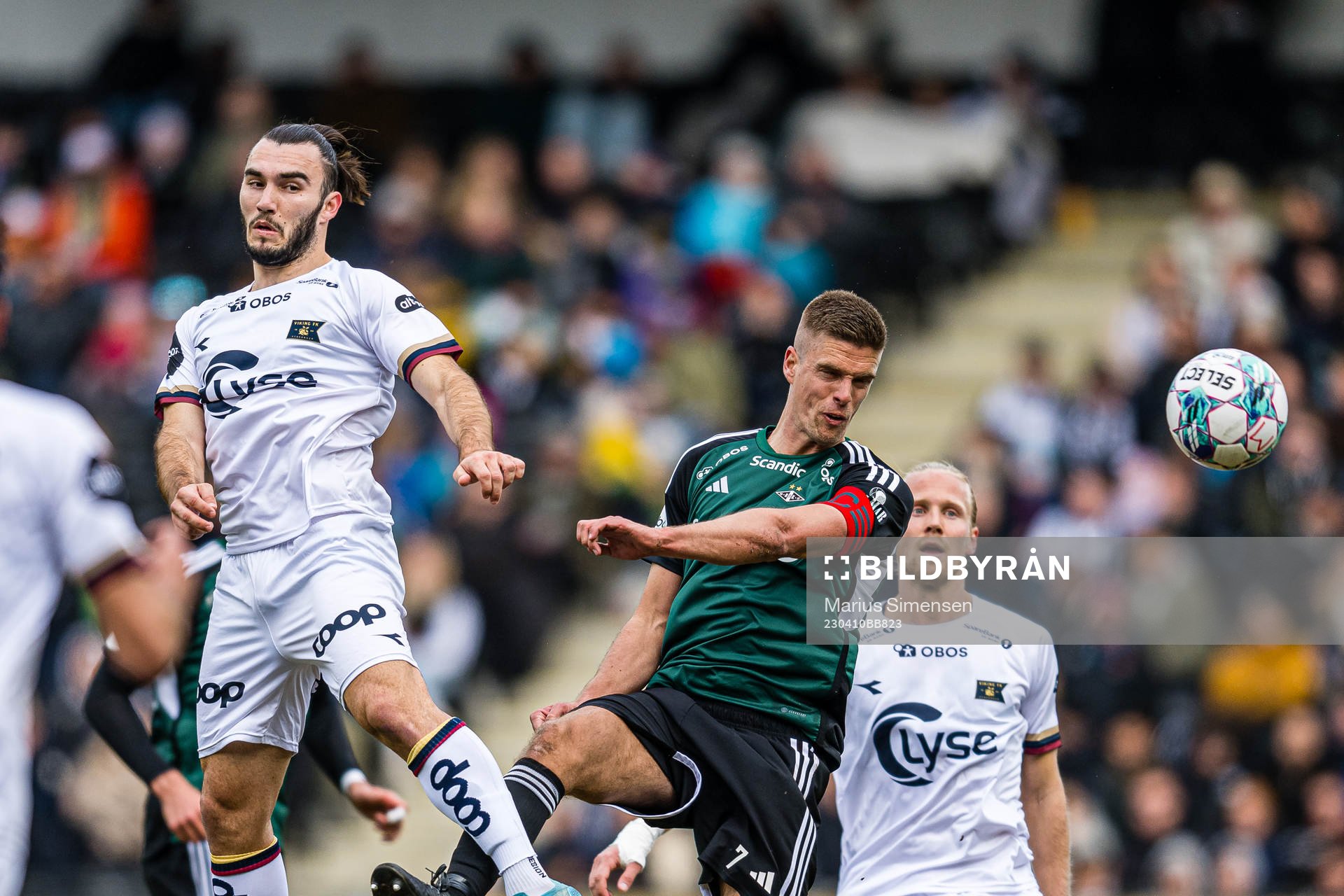 Nicholas D'Agostino of Viking and Markus Henriksen of Rosenborg during the Eliteserien match between Rosenborg and Viking on April 10, 2023 in Trondheim.