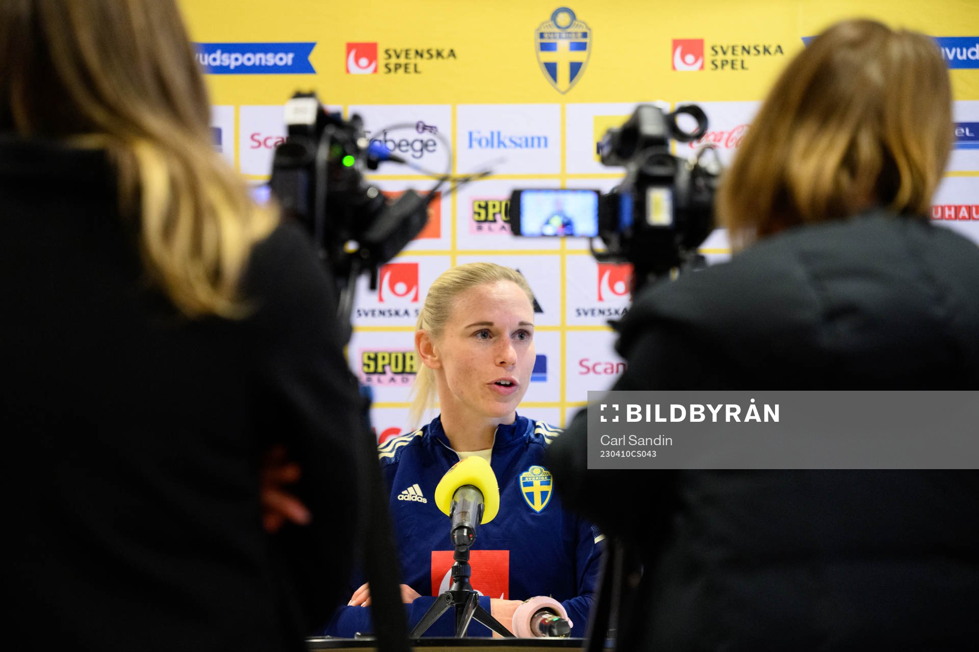 Jonna Andersson is being interviewed