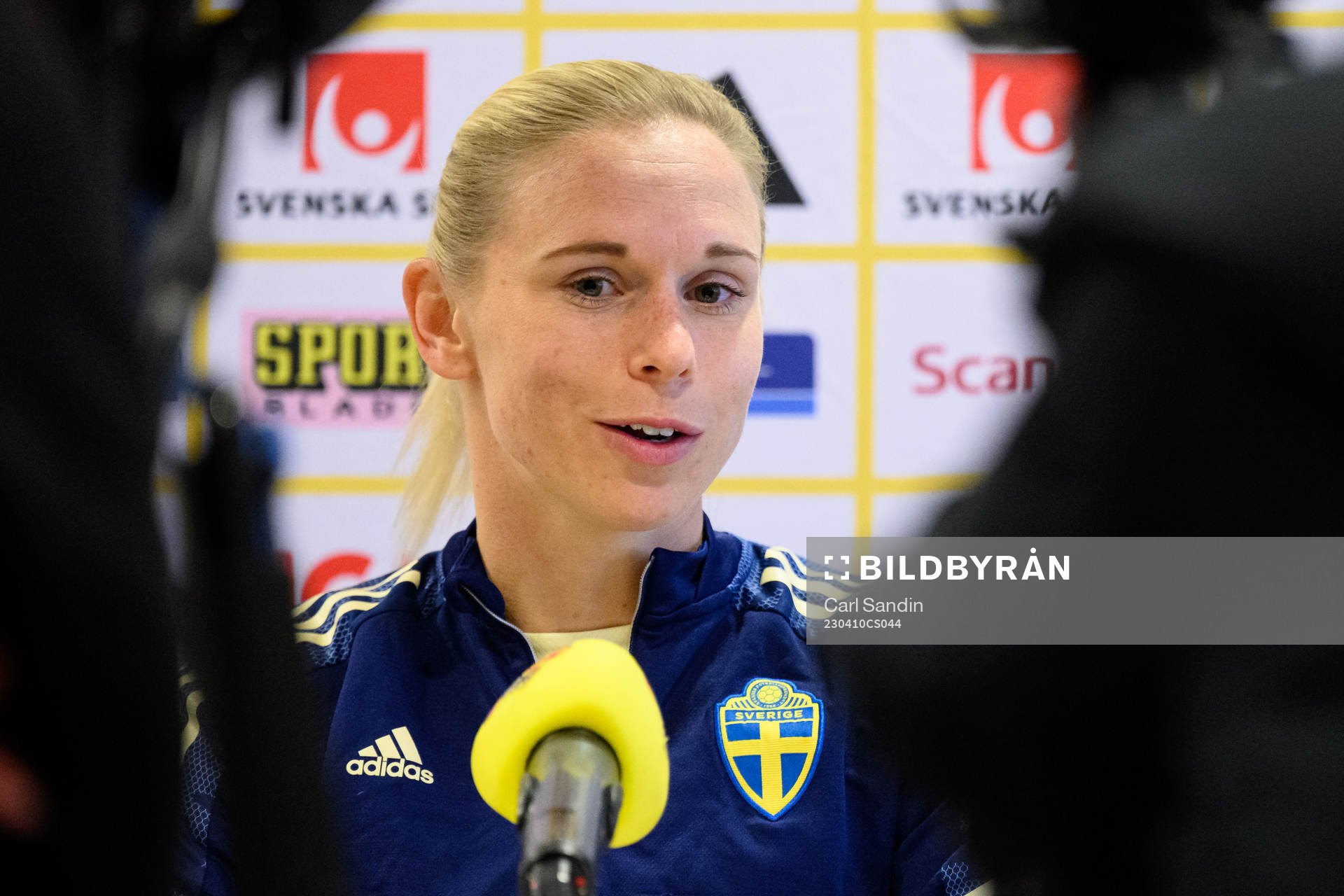 Jonna Andersson is being interviewed