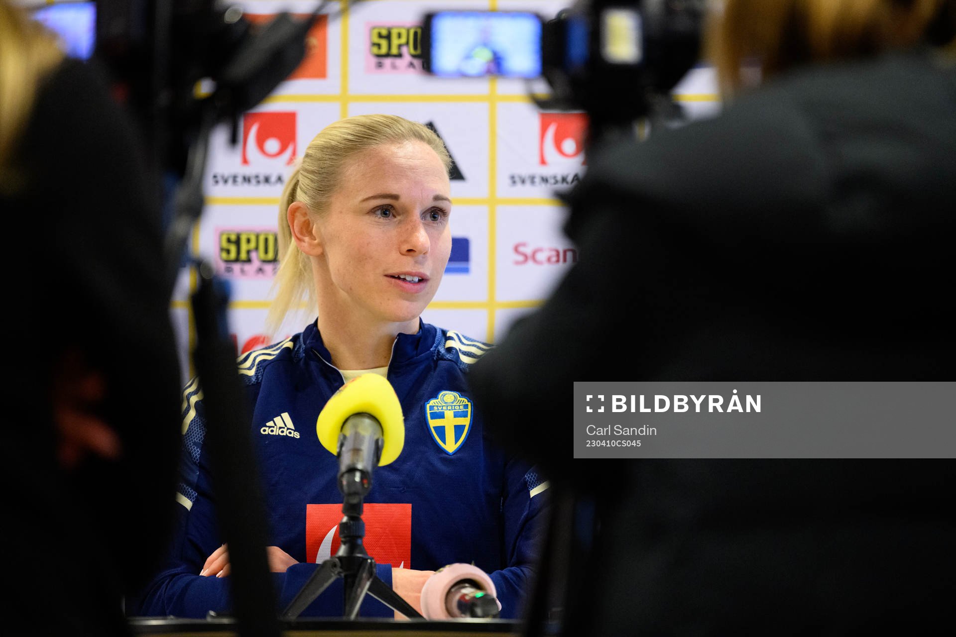 Jonna Andersson is being interviewed