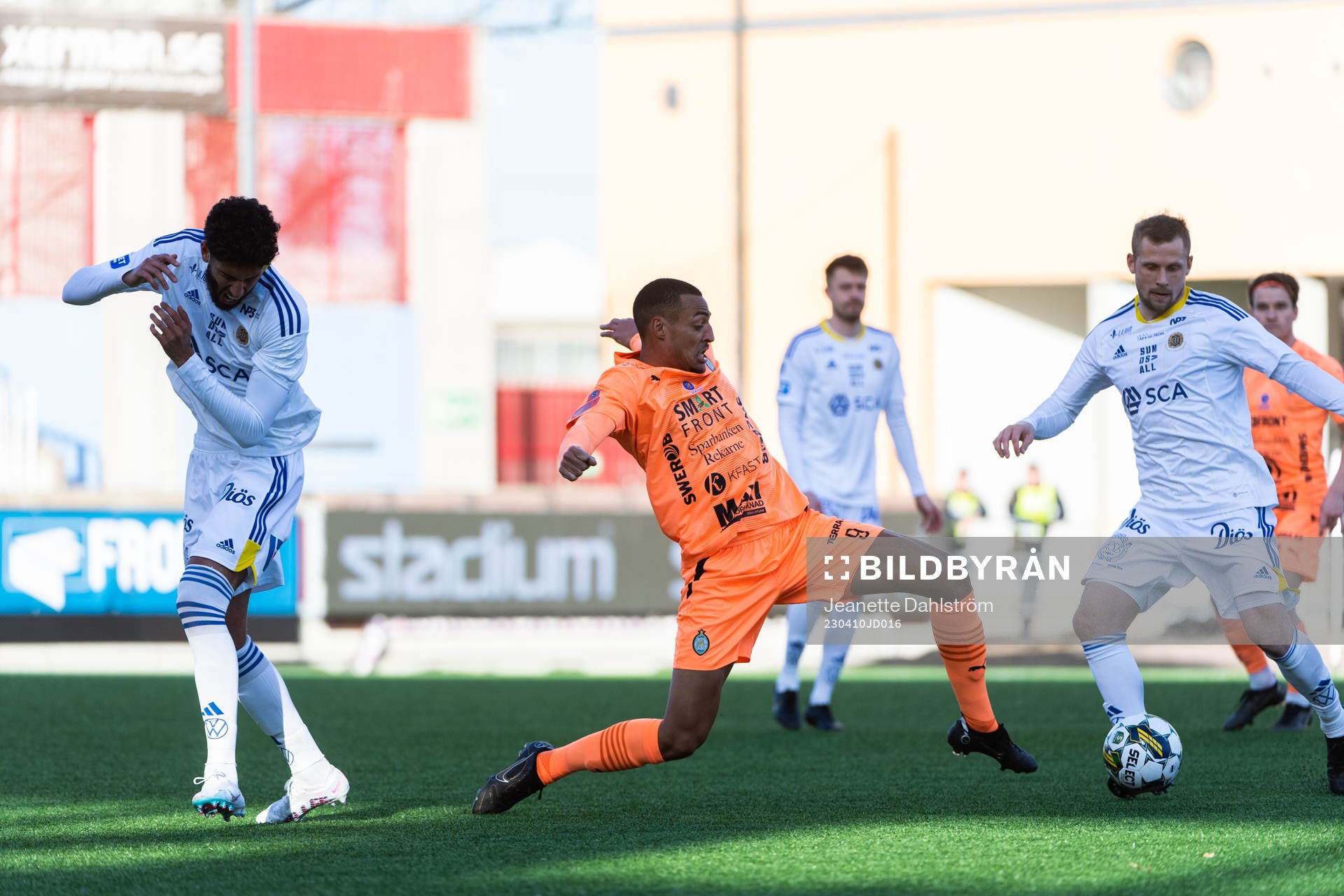 AFC Eskilstunas Simon Karlsson Adjei mot. GIF Sundsvalls