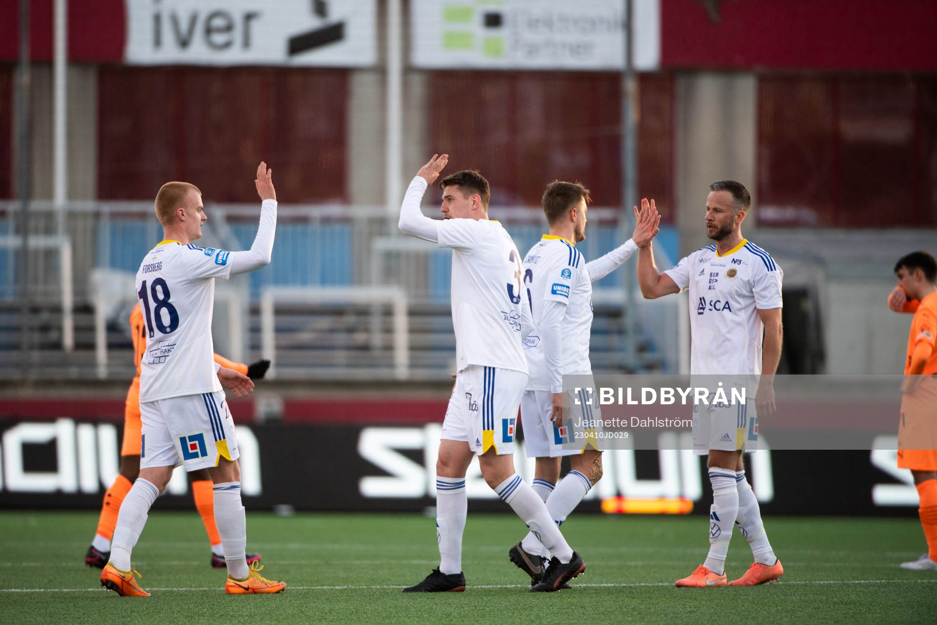 GIF Sundsvalls Lucas Forsberg och Fredrik Lundgren jublar