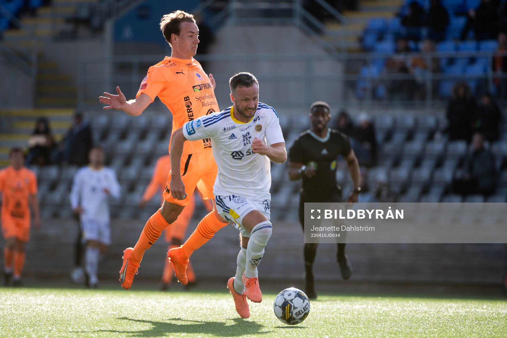 AFC Eskilstunas Anton Ekeroth och GIF Sundsvalls Robert