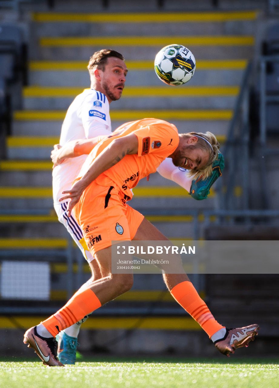 GIF Sundsvalls Dusan Jajic och AFC Eskilstunas Armin Culum