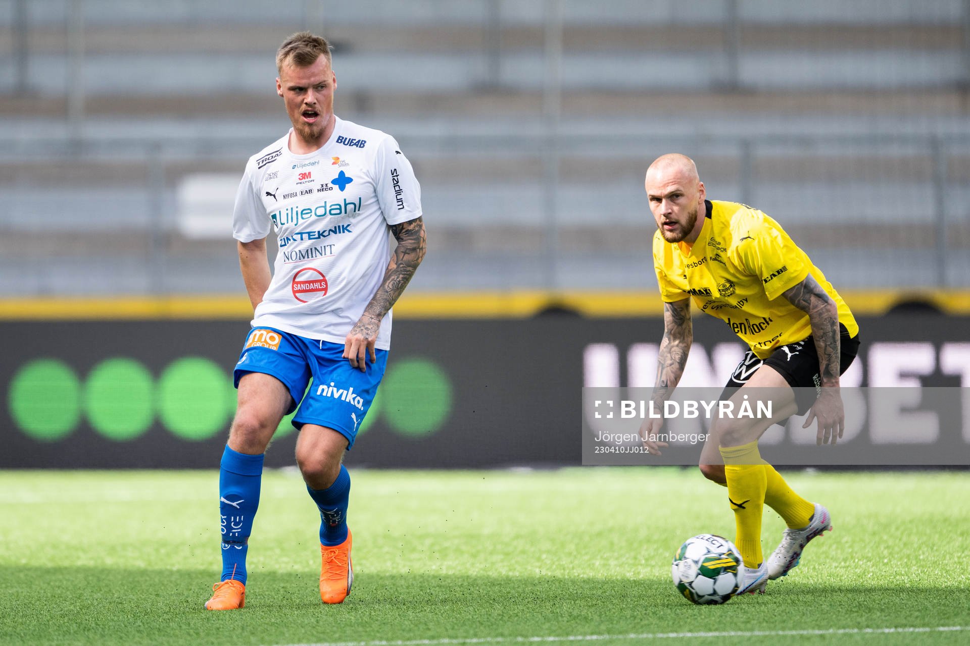 Värnamos Victor Eriksson och Mjällbys Adam Ståhl