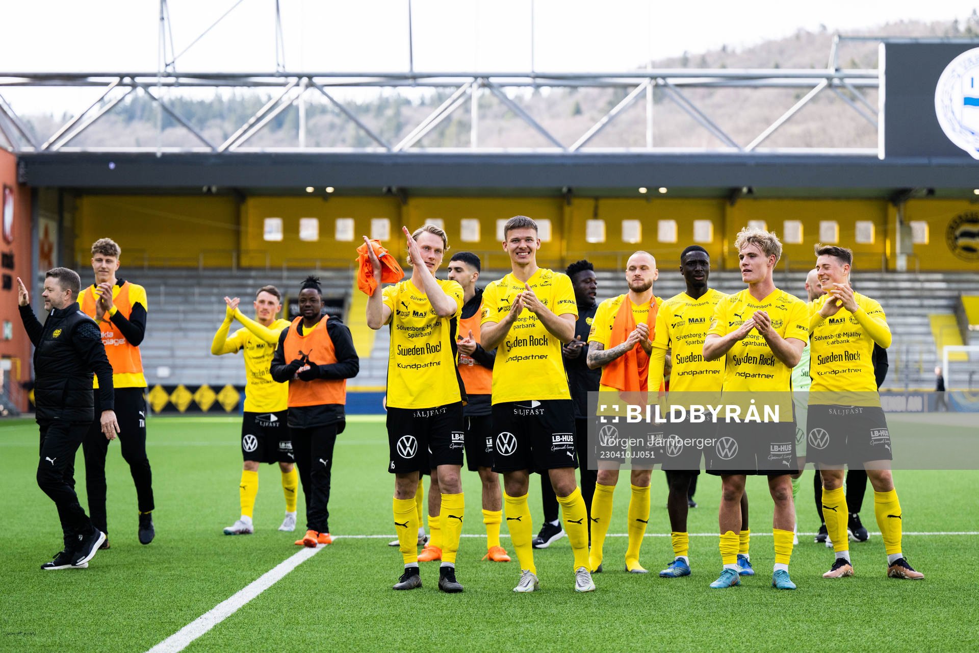 Mjällbys spelare jublar