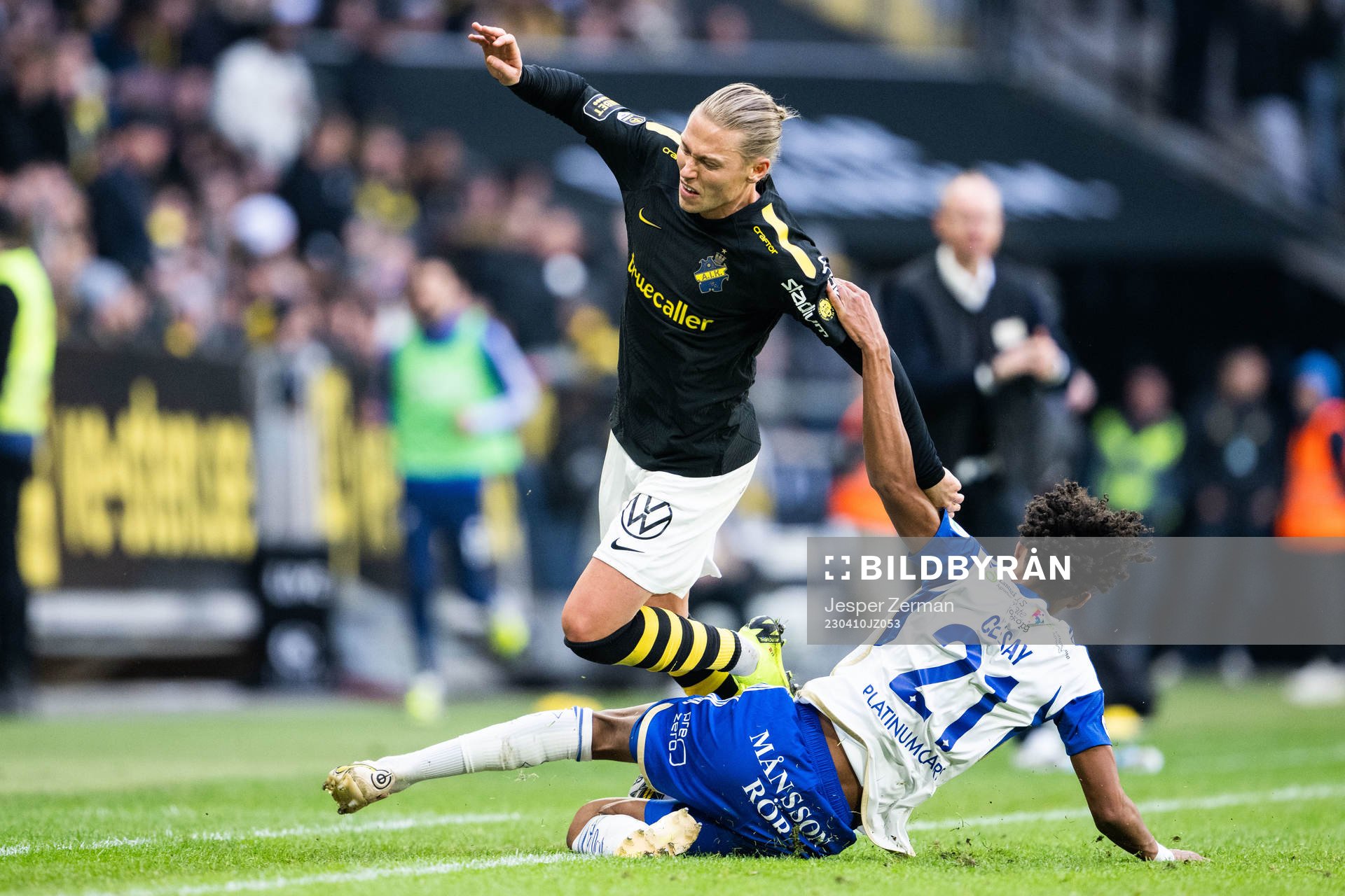 AIKs Viktor Fischer och IFK Norrköpings Jesper Ceesay