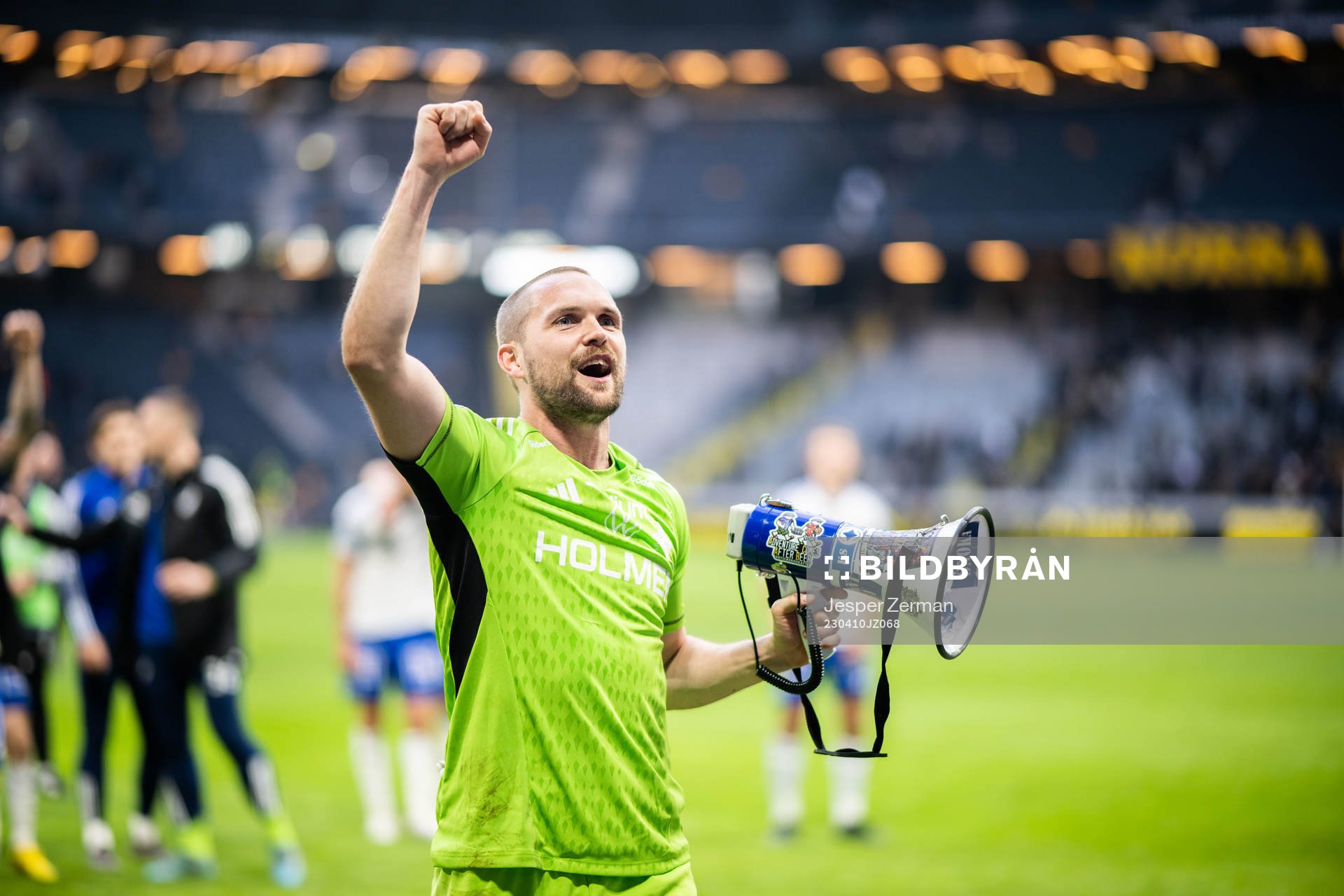 IFK Norrköpings målvakt Oscar Jansson jublar