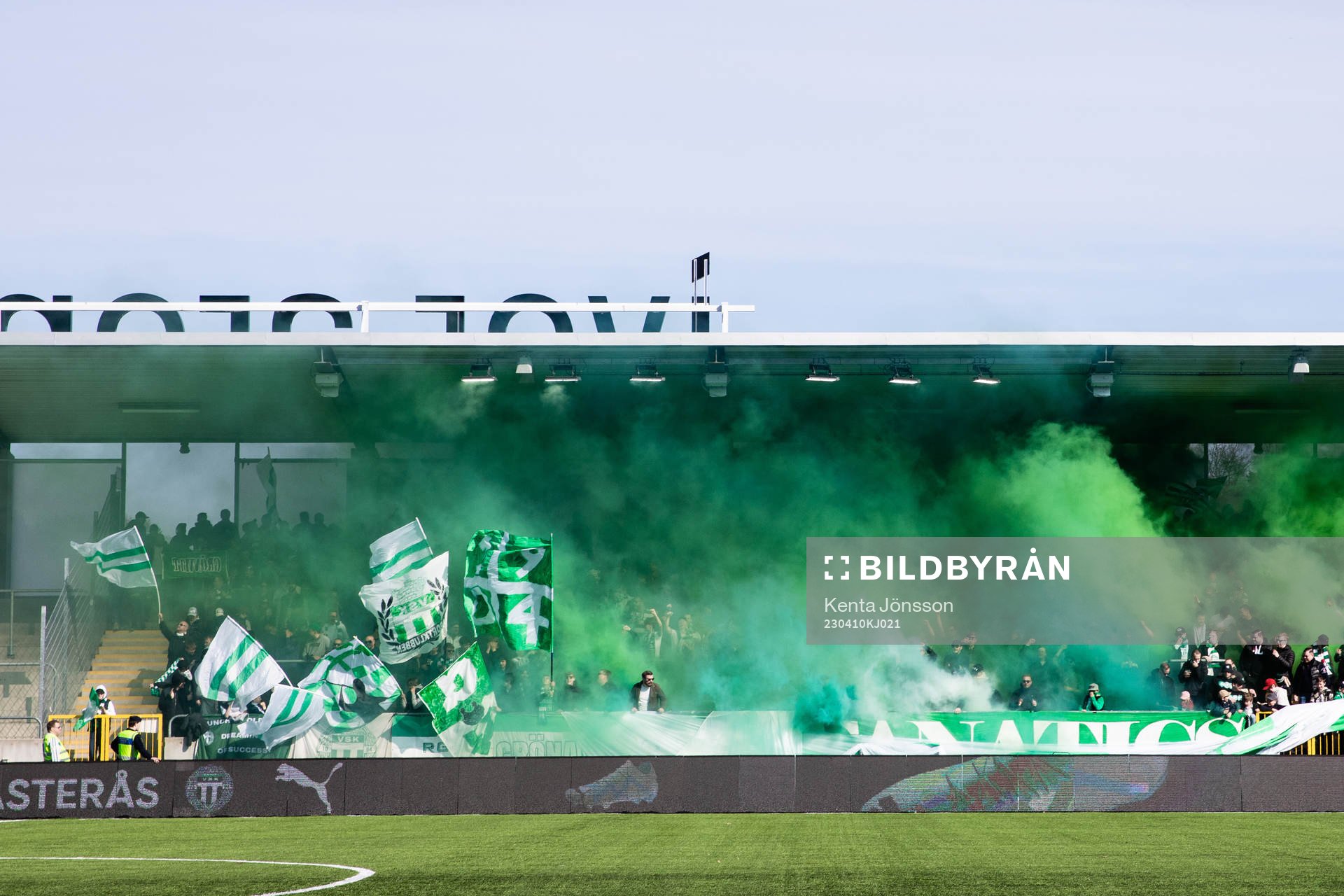 Västerås supportrar med ett tifo
