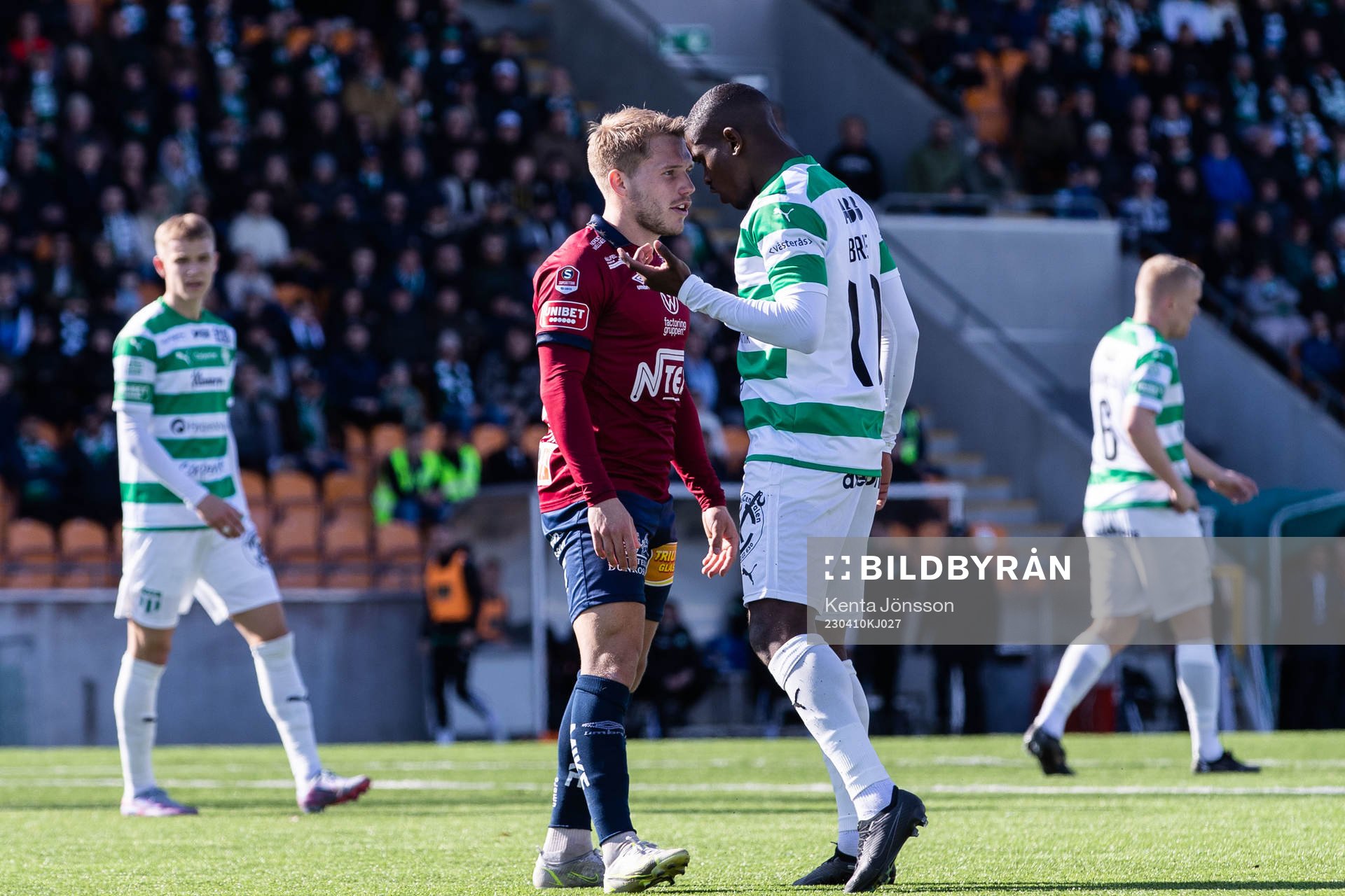 Örgrytes Hampus Dahlqvist och Västerås SKs Jaheem Burke