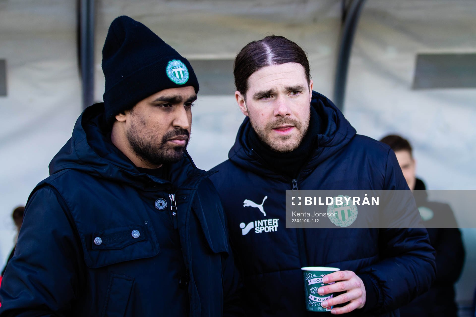 Västerås tränare Kalle Karlsson och assisterande tränare Alexander Rubin inför fotbollsmatchen i Superettan mellan Västerås SK och Örgryte den 10 april 2023 i Västerås.