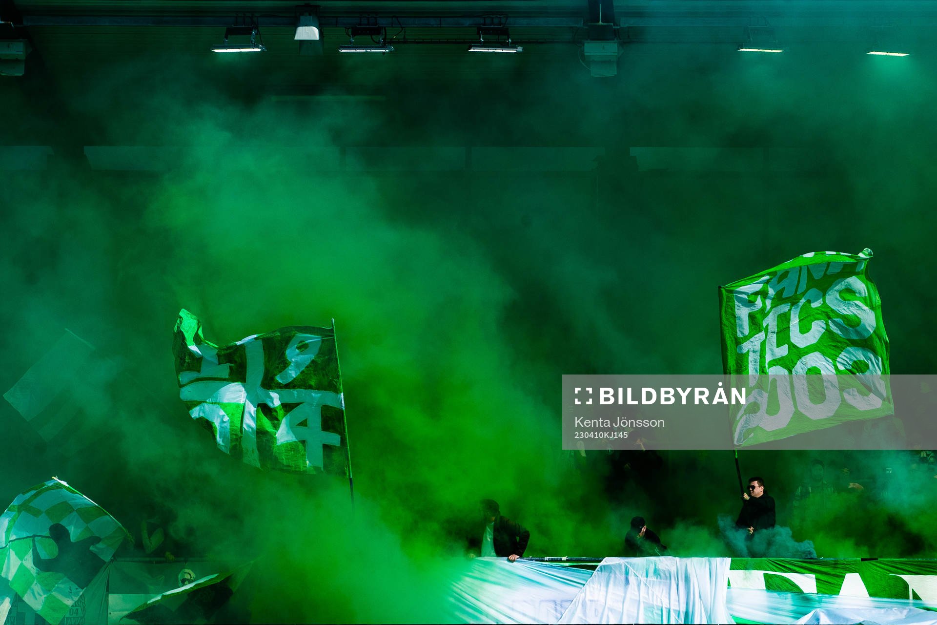 Västerås supportrar med ett tifo